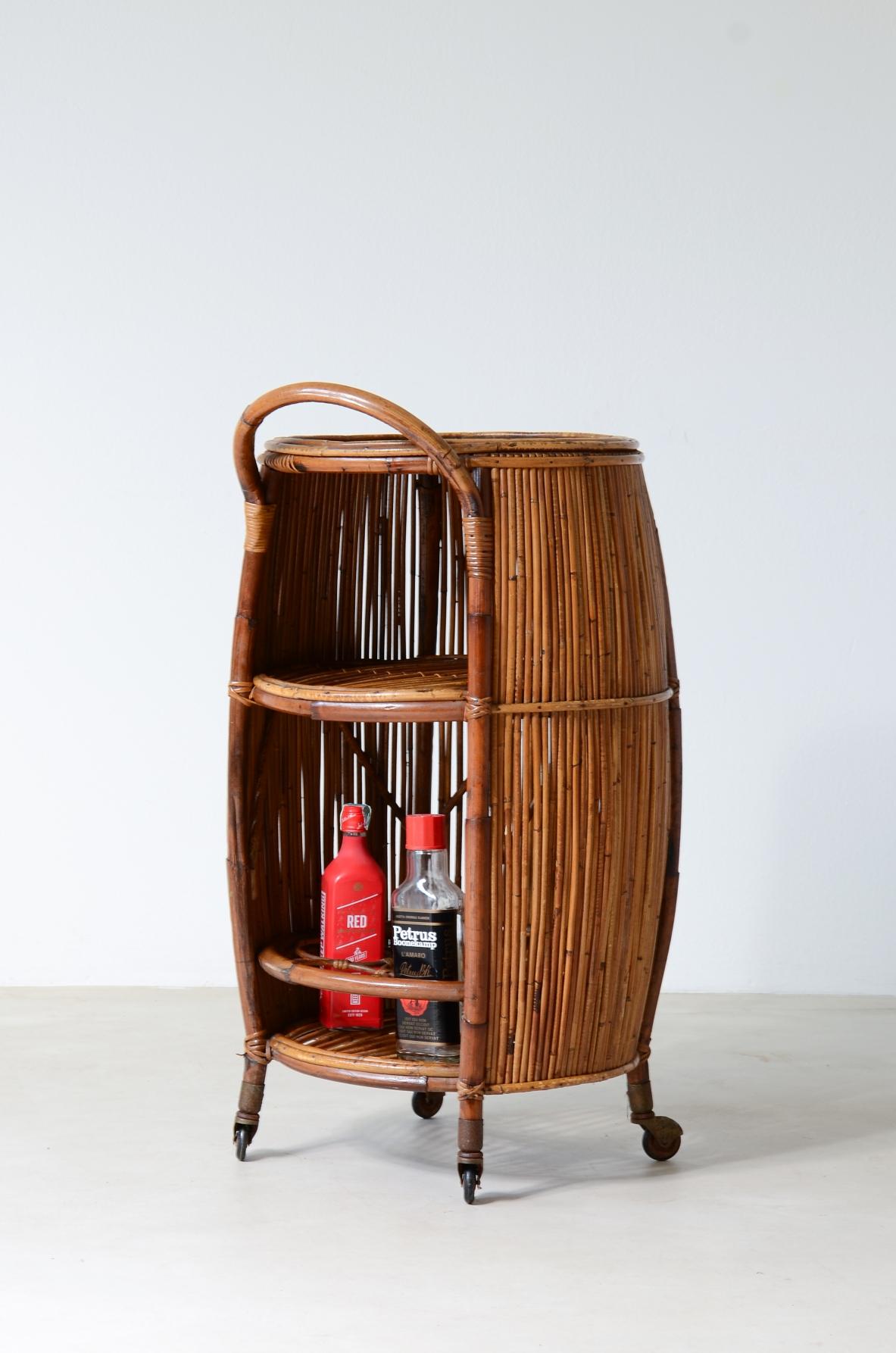 Mid-Century Modern 1960's Bar cabinet in rattan and woven staraw For Sale