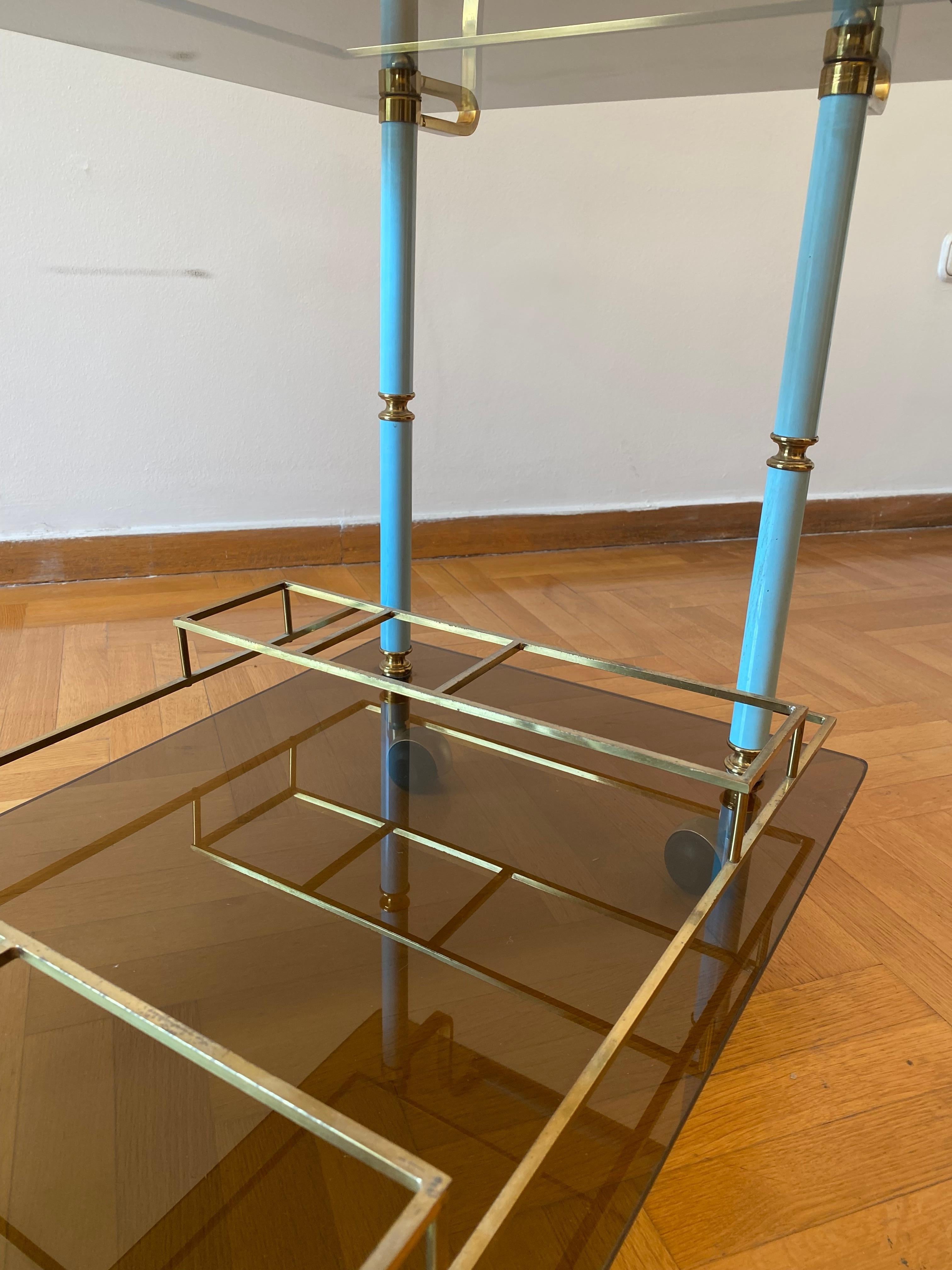 1960s Bar Cart Drinks Trolley Brass Table Smoked Glass Hollywood Regency Italian en vente 6