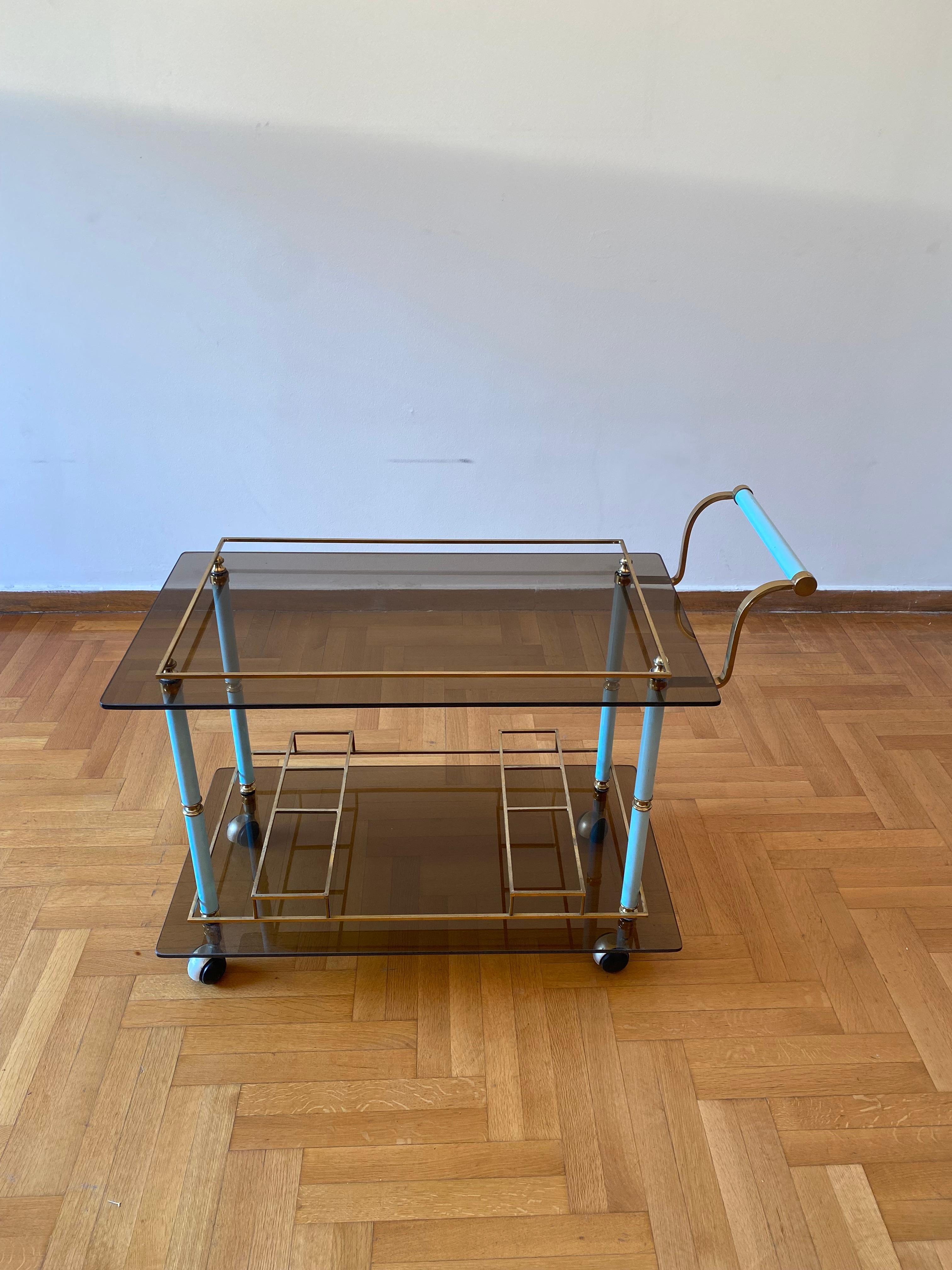 italien 1960s Bar Cart Drinks Trolley Brass Table Smoked Glass Hollywood Regency Italian en vente
