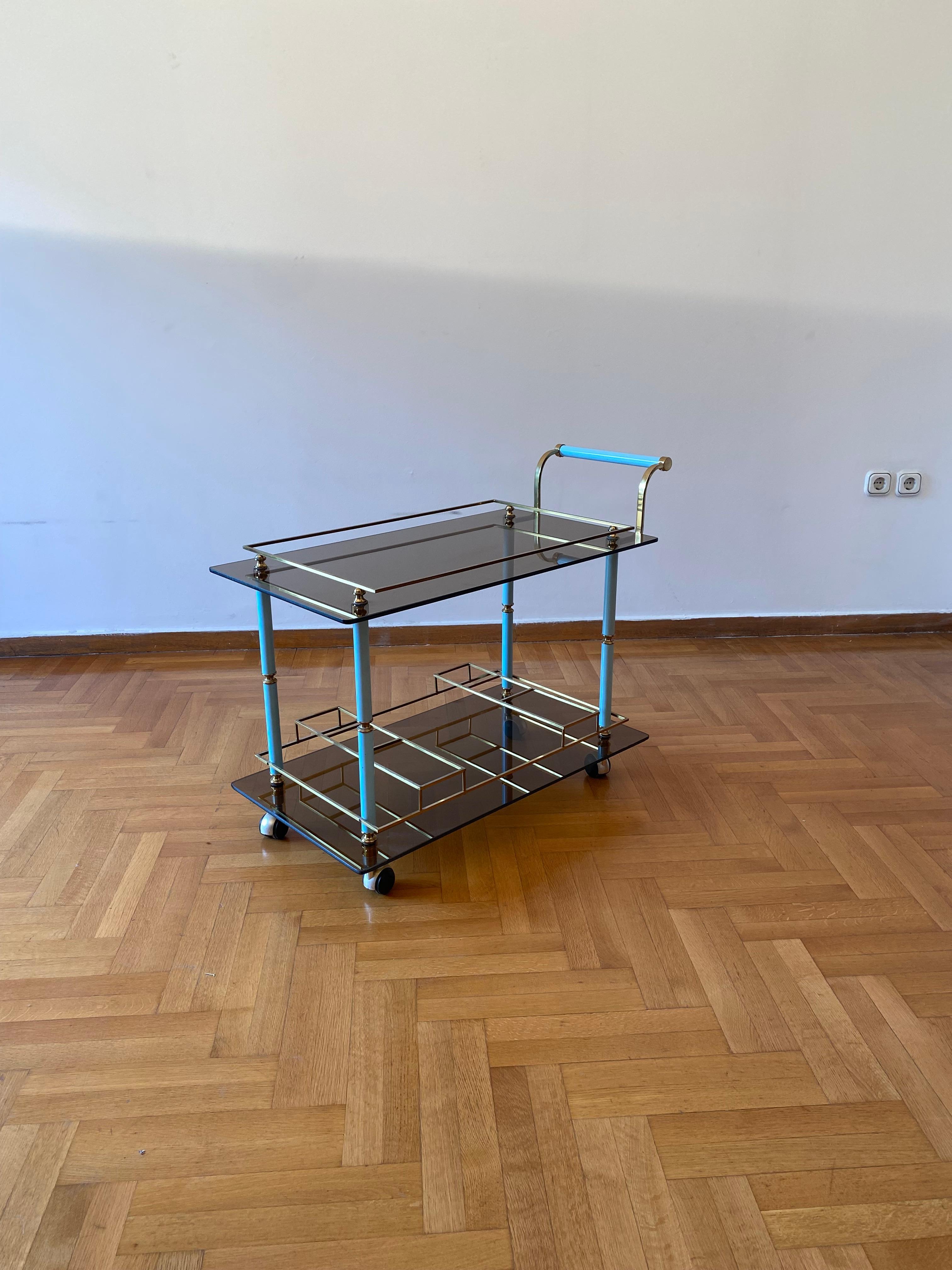 Métal 1960s Bar Cart Drinks Trolley Brass Table Smoked Glass Hollywood Regency Italian en vente