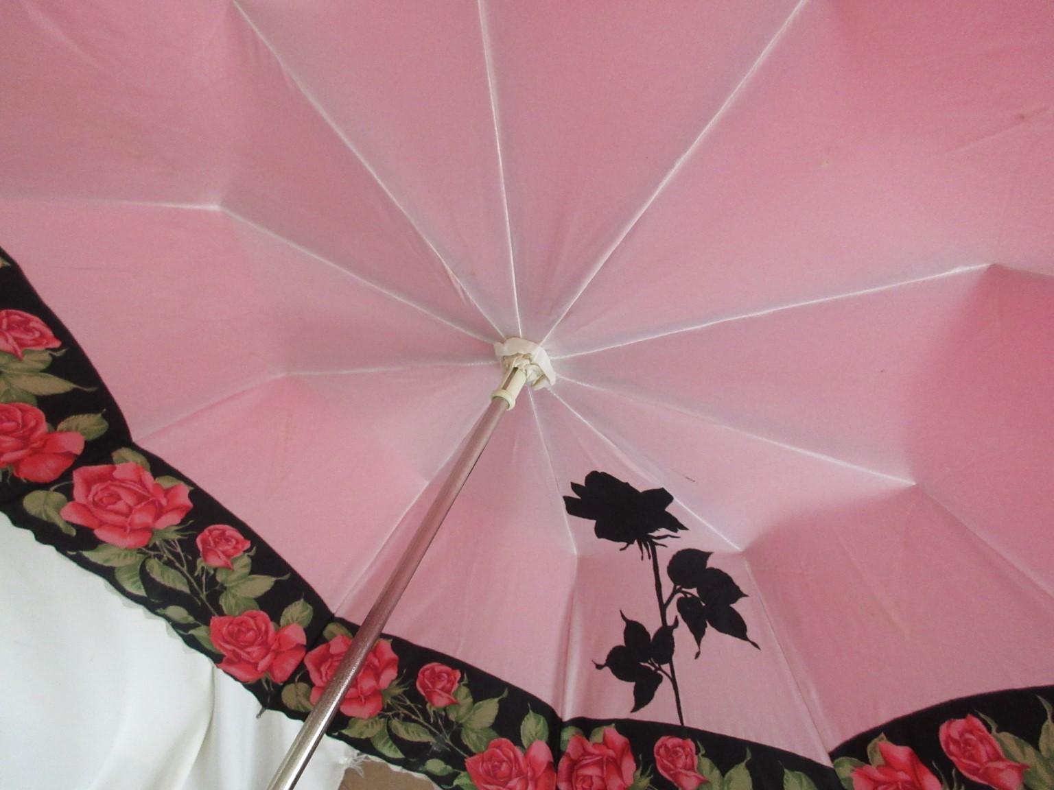1960's Barbie Pink Umbrella Parasol Roses with Horse Details For Sale 4