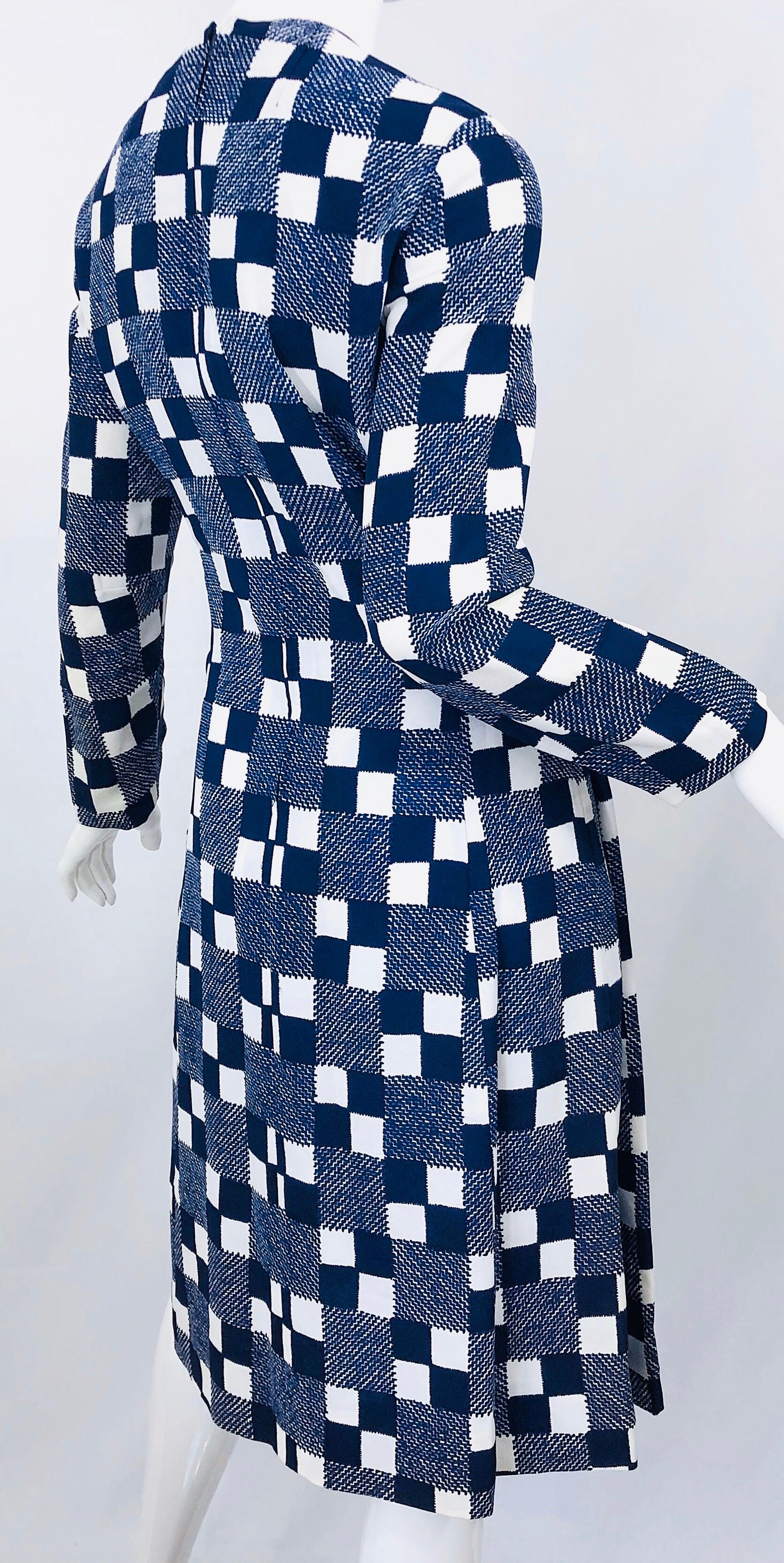1960er Baron Peters Marineblaues + weiß kariertes Vintage 60er Kleid aus Viskose-Crêpe Damen im Angebot