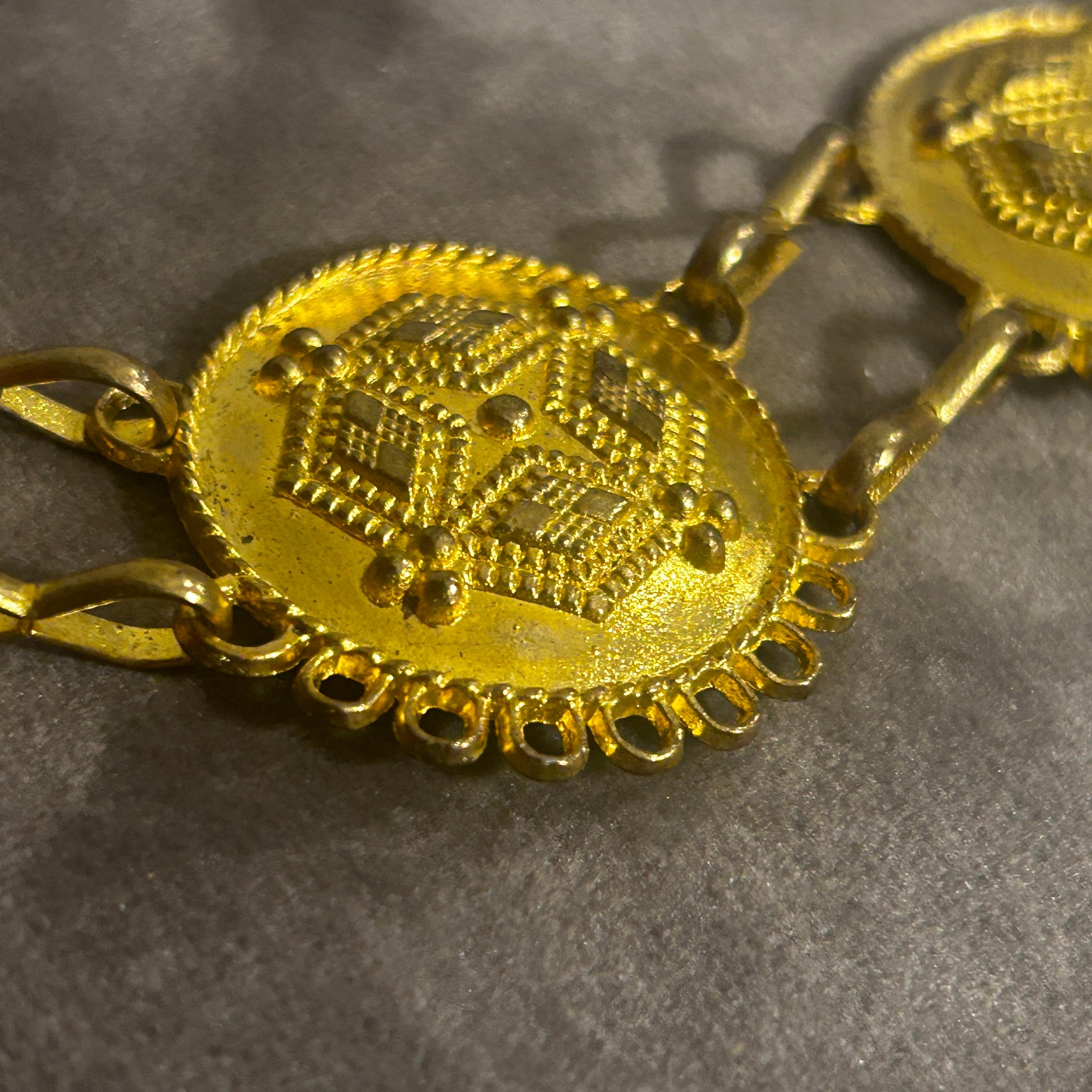 Women's 1960s Baroque Style Gilded Metal Costume Jewelry Italian Necklace For Sale