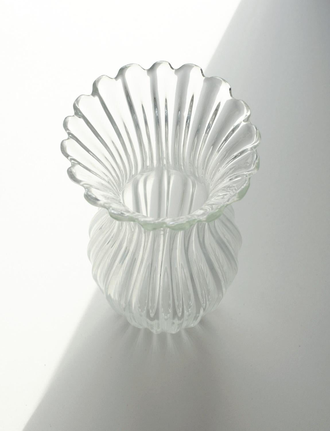 20th Century 1960s Barovier Style Large Transparent Murano Vase For Sale