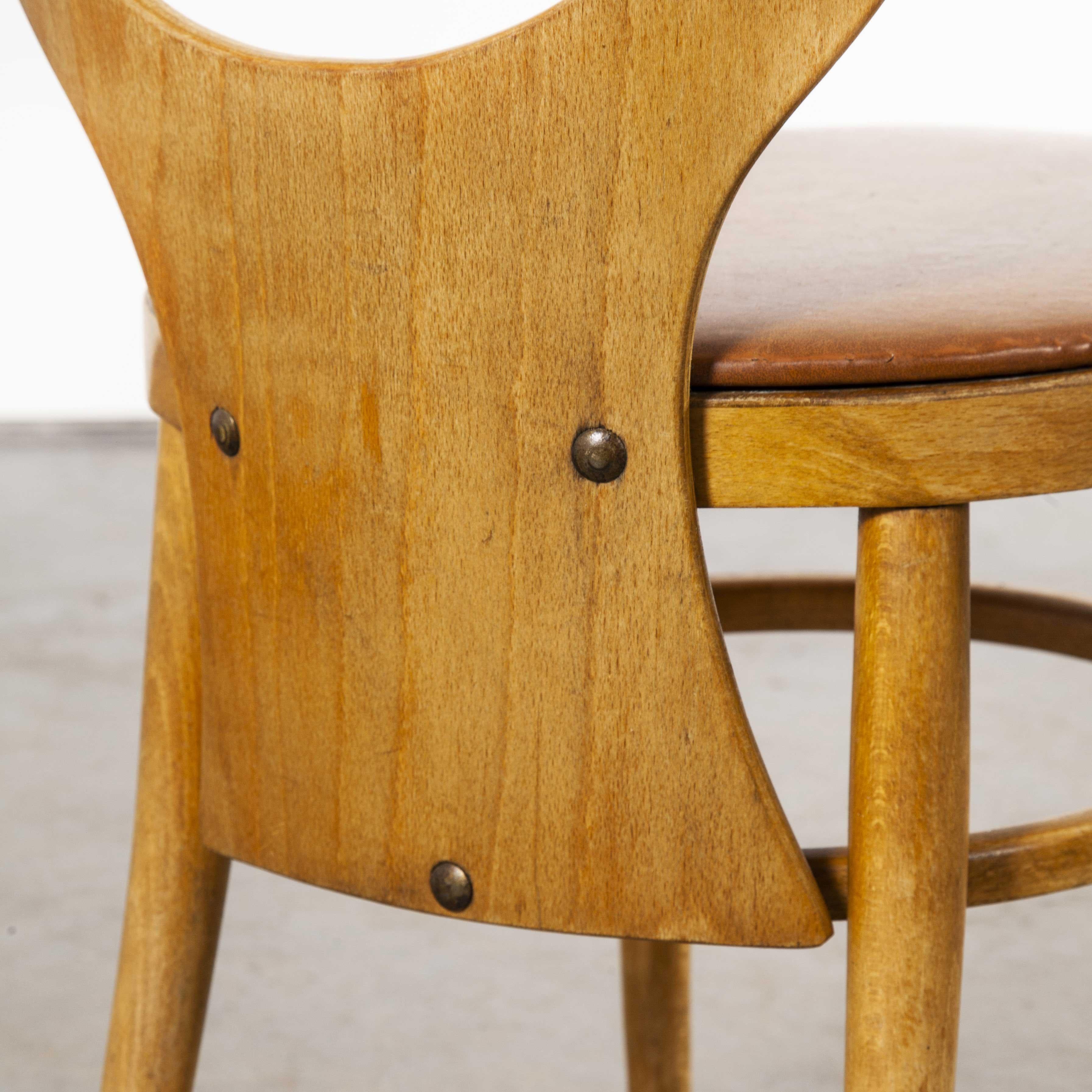 1960s Baumann dining chair – Mouette – Set of six upholstered seats

1960s Baumann dining chair – Mouette – Set of six upholstered seats. Made in France by the maker Joamin Baumann. Baumann is a slightly off the radar French producer just starting