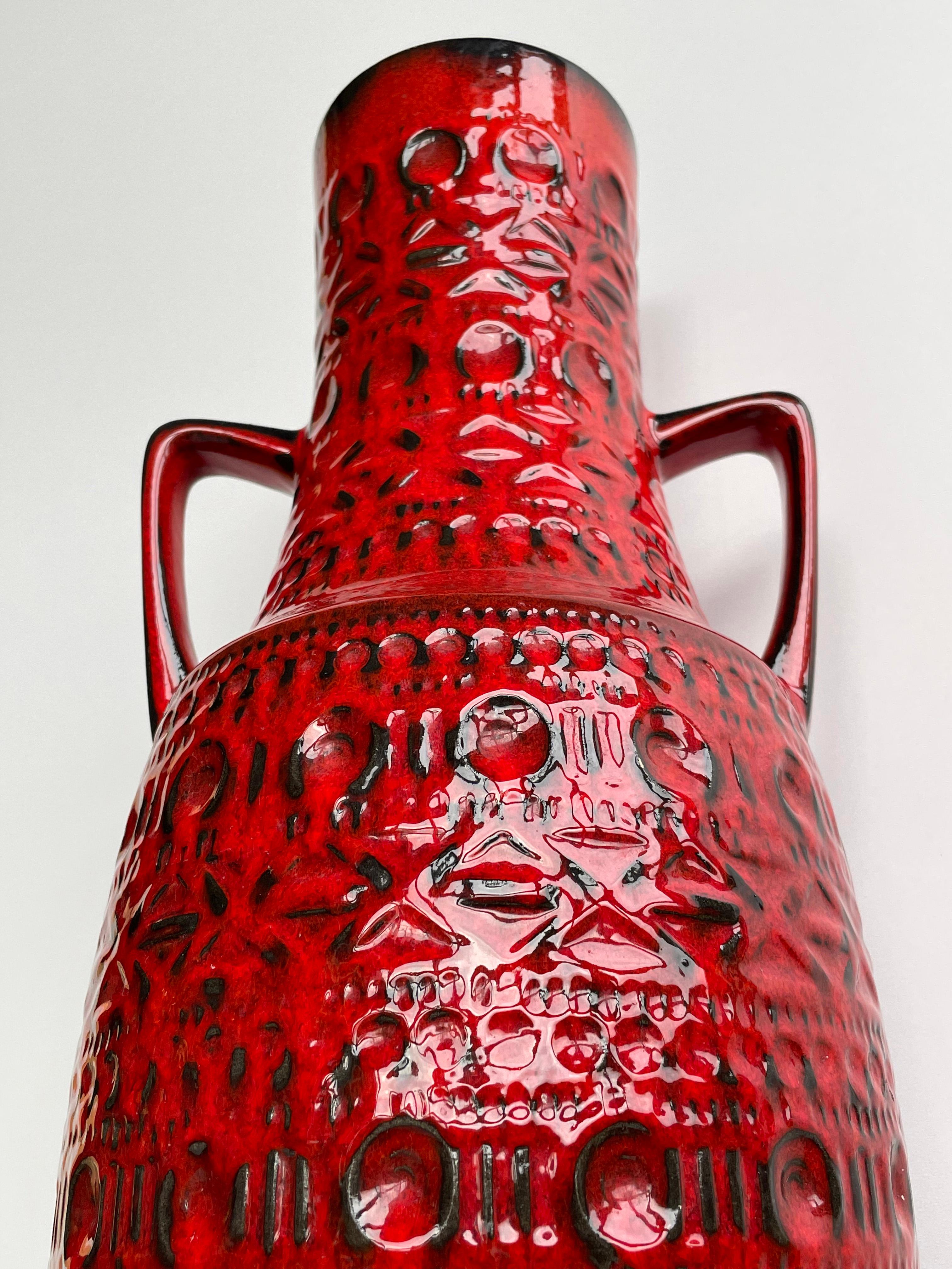 Bodo Mans Vase for Bay Keramik, West Germany ca. 1970 In Good Condition For Sale In Bern, CH