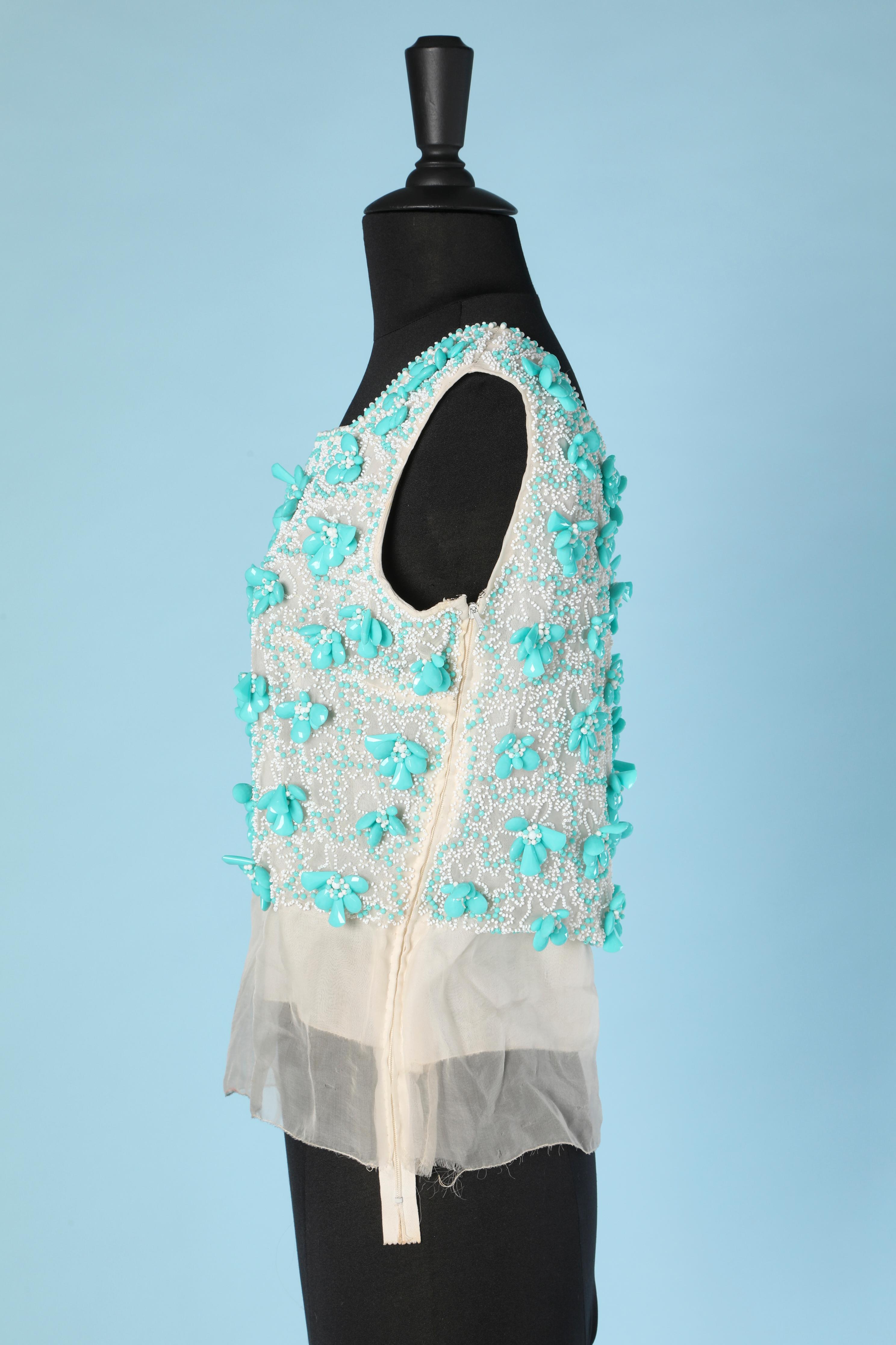 1960's beaded top on white organza base and turquoise and white beads  In Excellent Condition For Sale In Saint-Ouen-Sur-Seine, FR