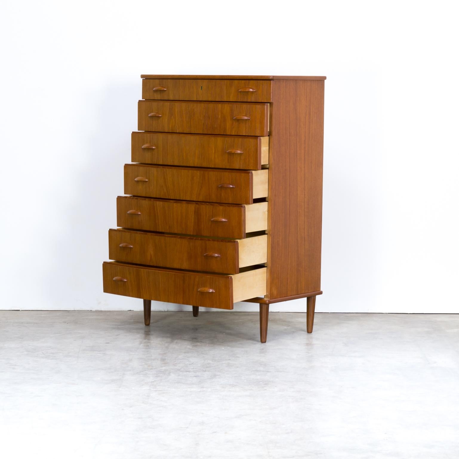 Mid-20th Century 1960s Beautiful Teak Veneer Seven Drawer Cabinet