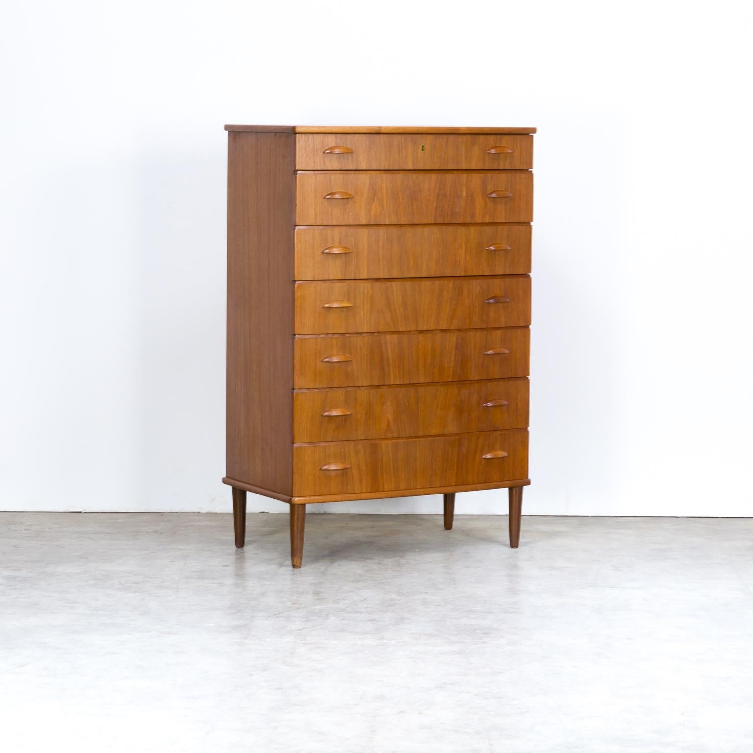 1960s Beautiful Teak Veneer Seven Drawer Cabinet 1