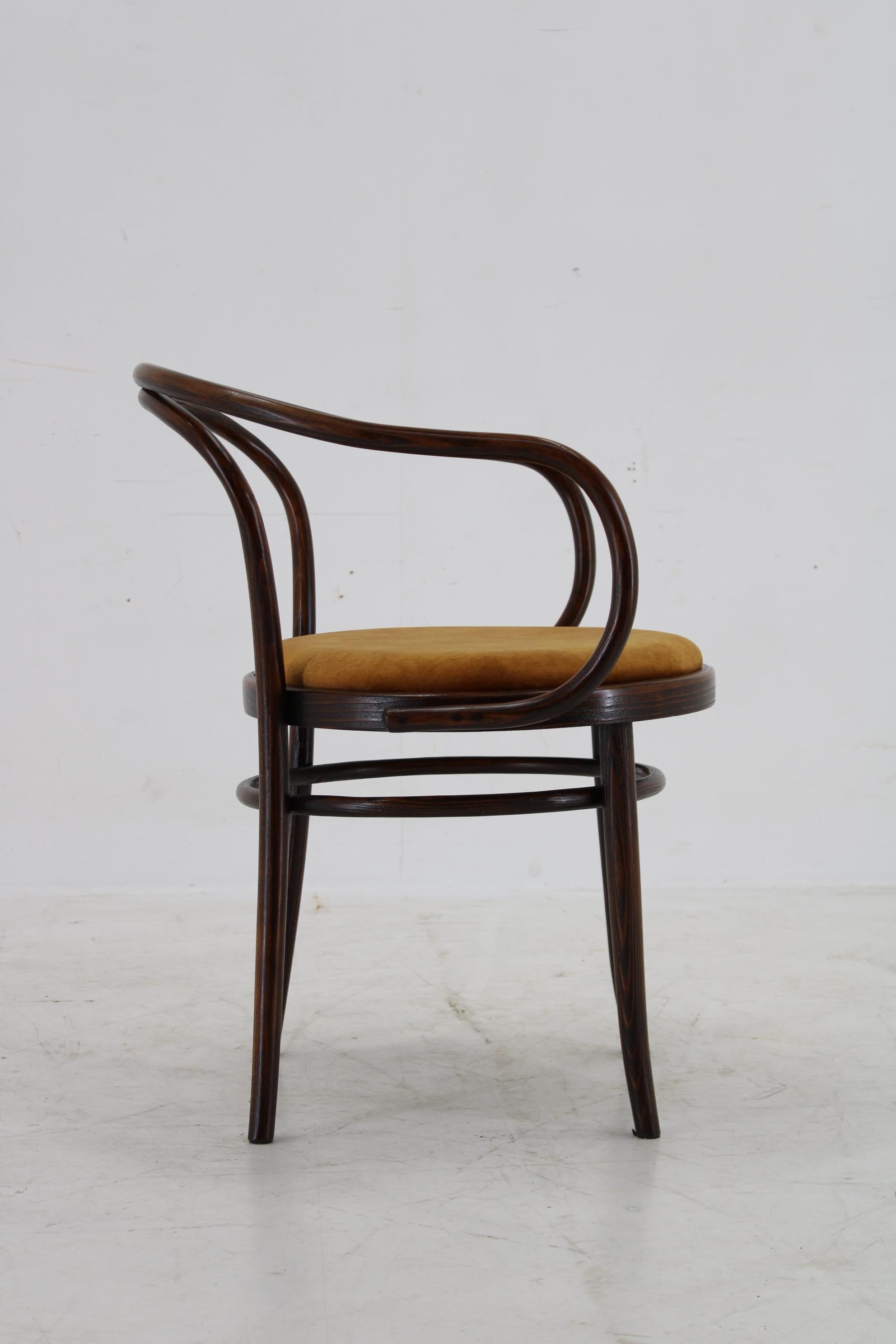 Mid-Century Modern 1960s Beech Armchair by TON, Czechoslovakia For Sale