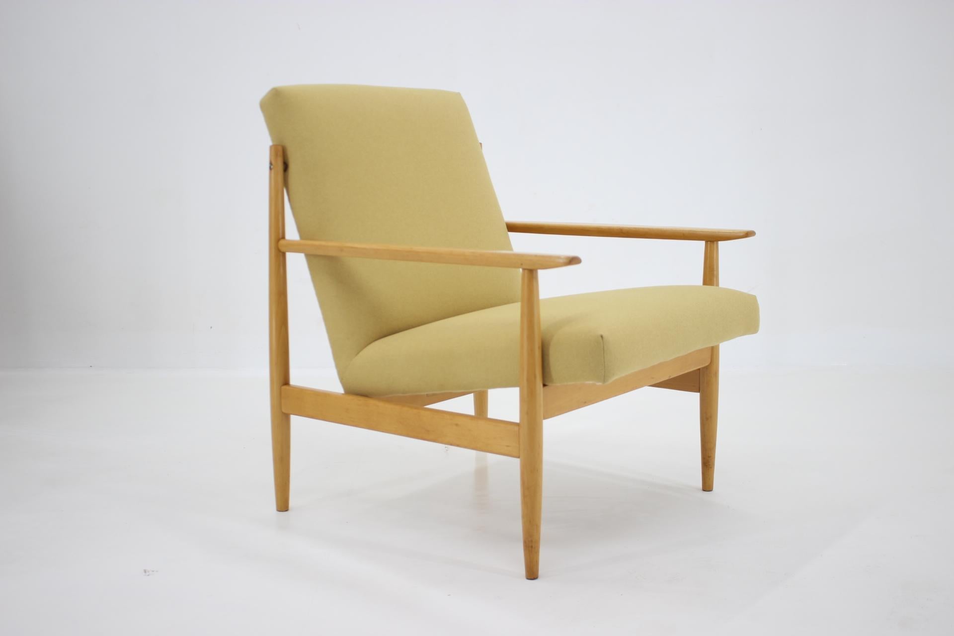 Mid-Century Modern 1960s Beech Armchair, Czechoslovakia For Sale