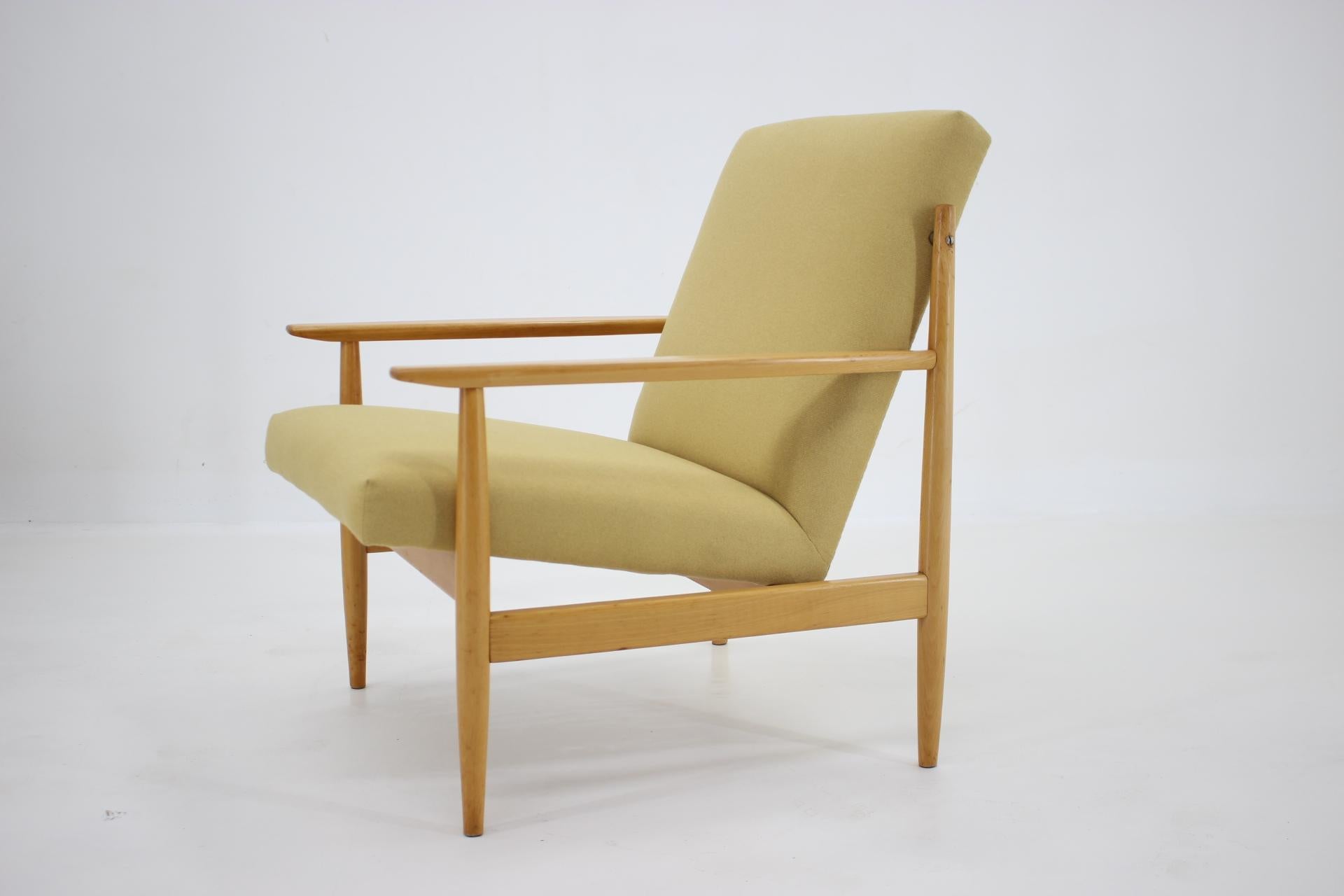 1960s Beech Armchair, Czechoslovakia In Good Condition For Sale In Praha, CZ
