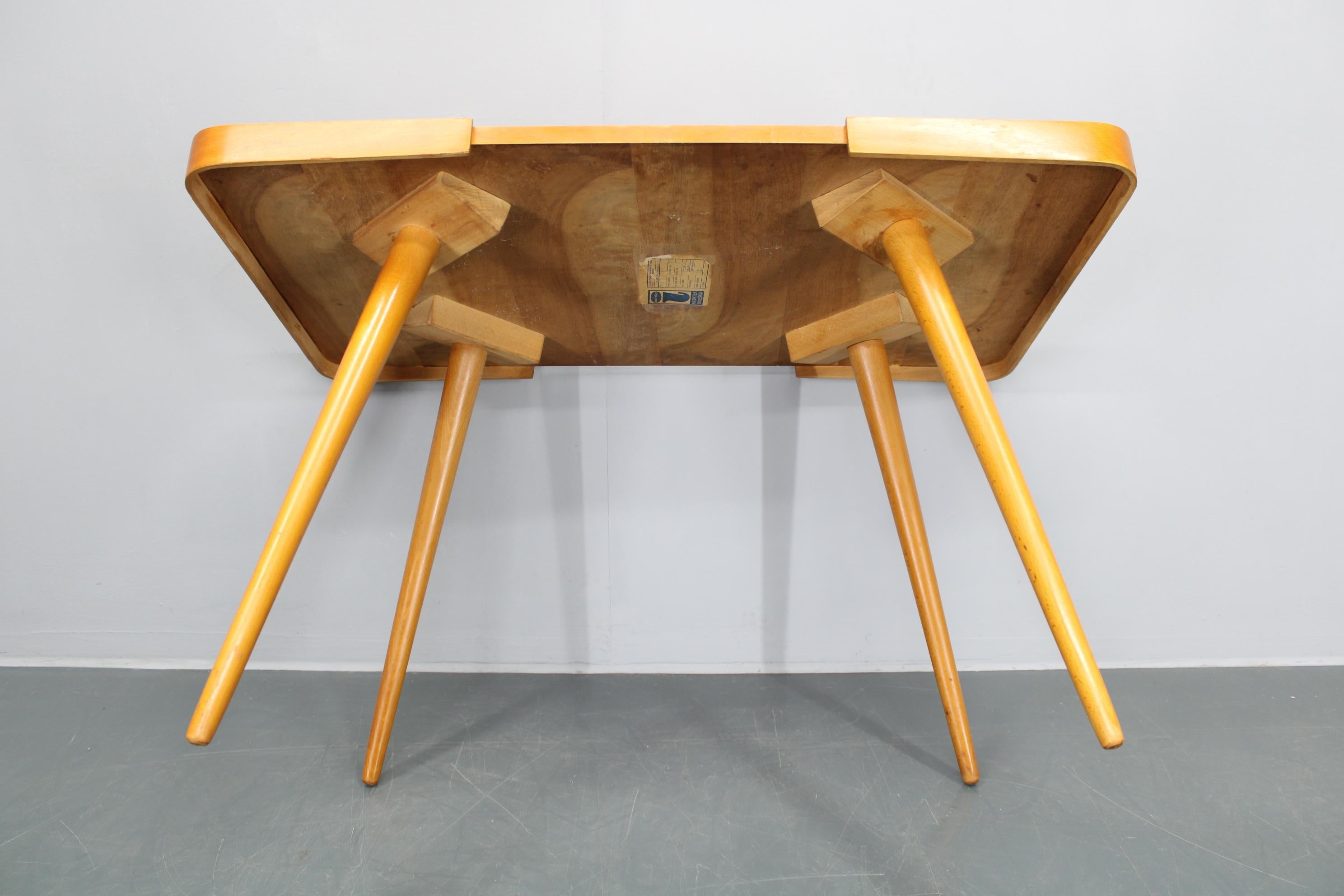 Table basse en hêtre des années 1960 avec plateau en verre, Tchécoslovaquie en vente 6
