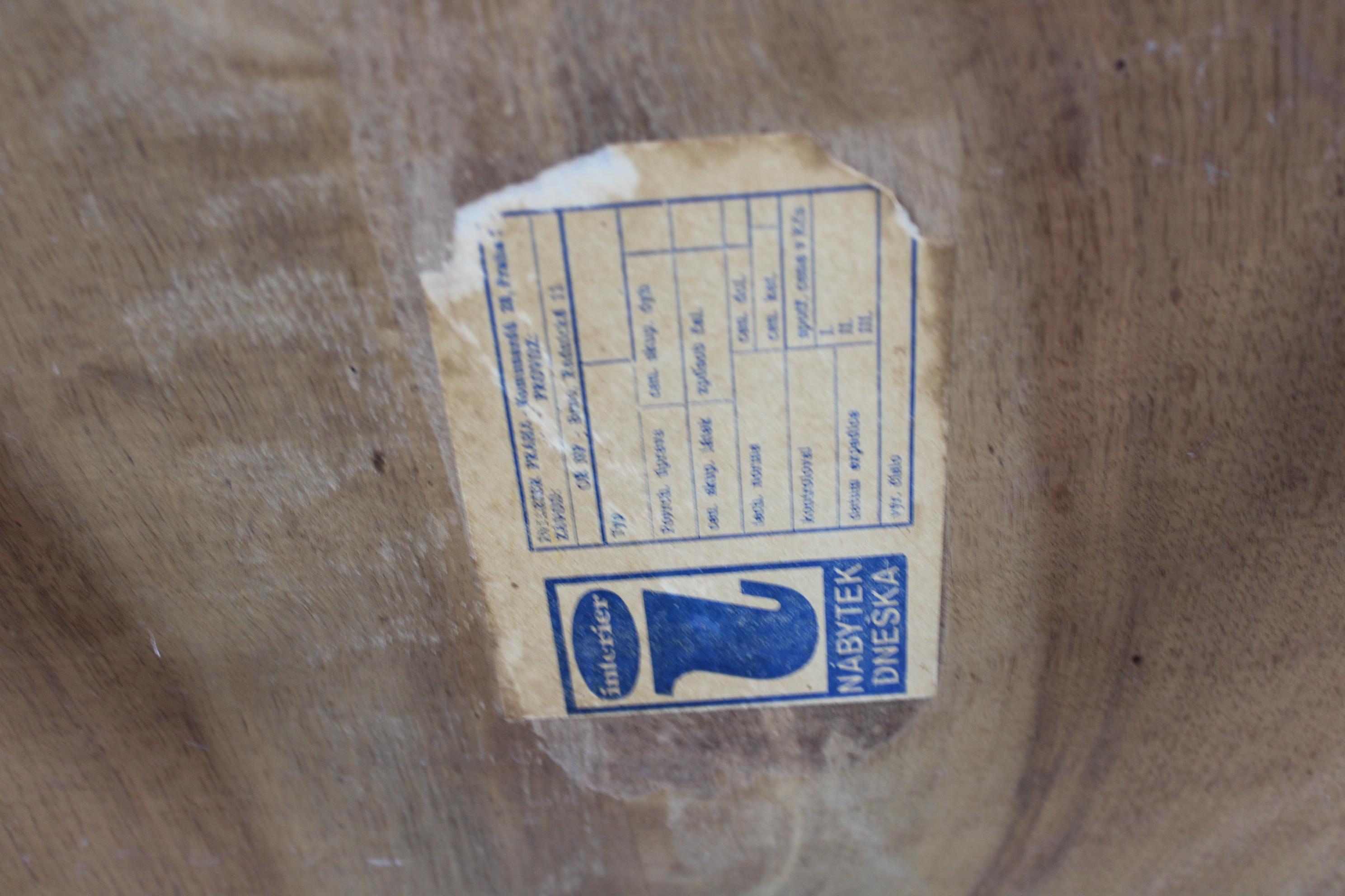 Table basse en hêtre des années 1960 avec plateau en verre, Tchécoslovaquie en vente 7