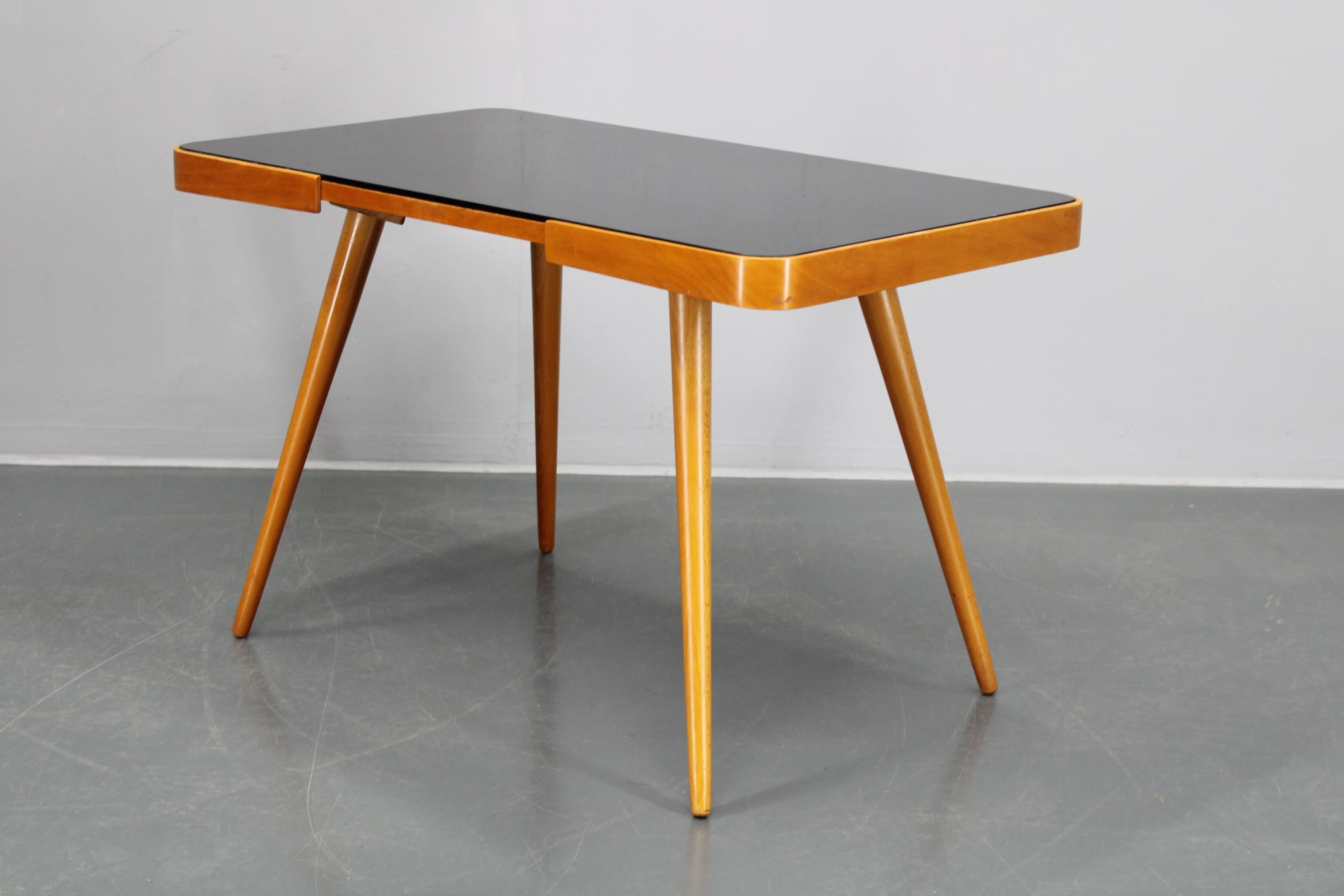 Table basse en hêtre des années 1960 avec plateau en verre, Tchécoslovaquie en vente 8