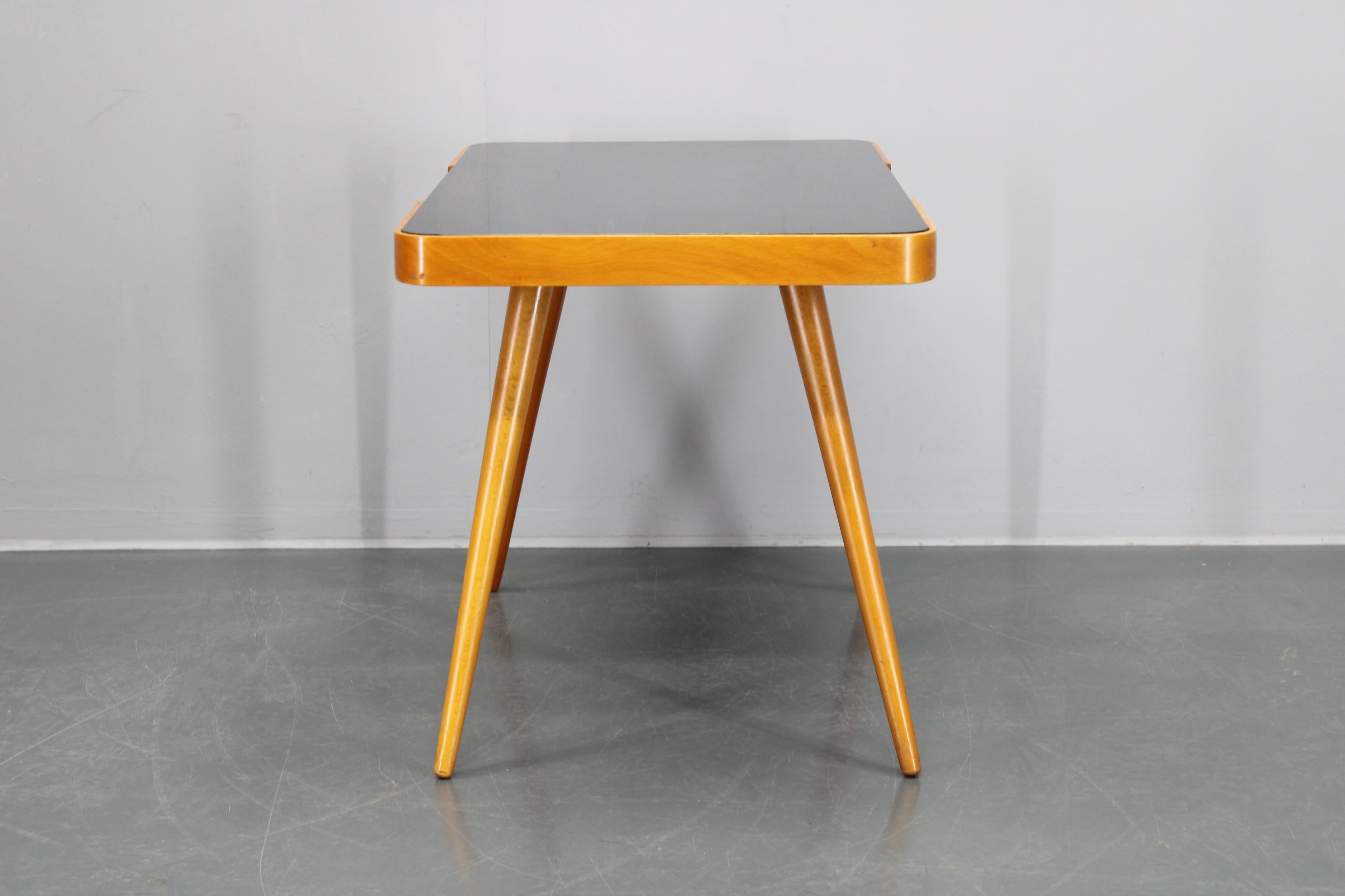 Table basse en hêtre des années 1960 avec plateau en verre, Tchécoslovaquie en vente 9