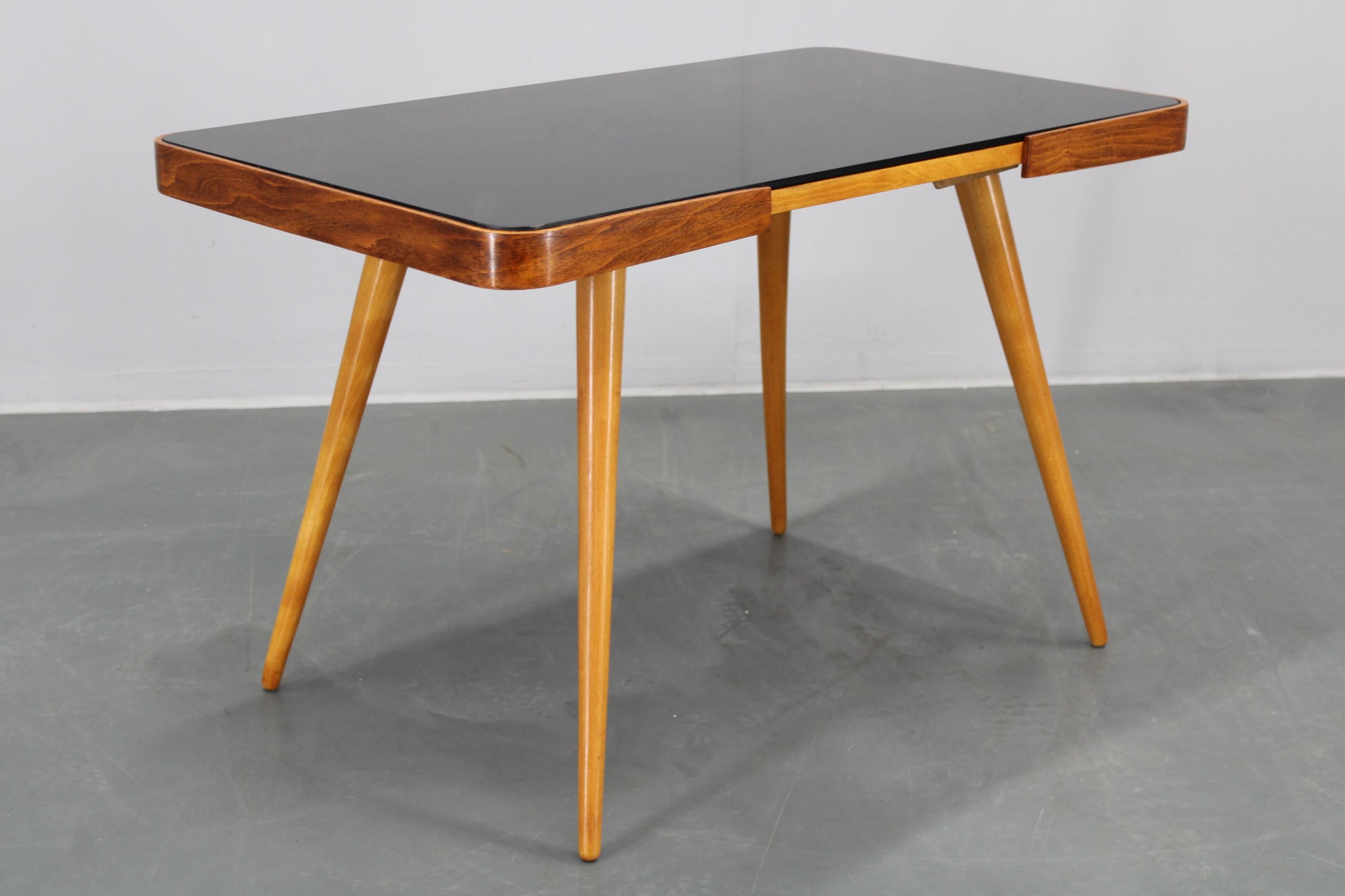 Table basse en hêtre des années 1960 avec plateau en verre opaxy, Tchécoslovaquie en vente 4