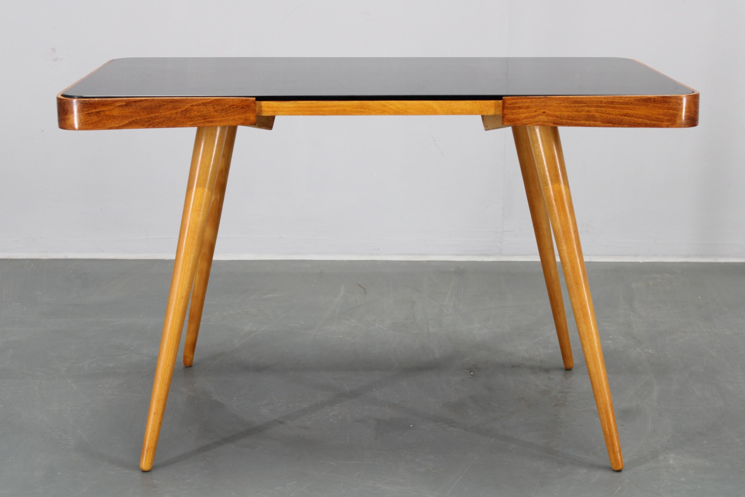 Table basse en hêtre des années 1960 avec plateau en verre opaxy, Tchécoslovaquie en vente 6