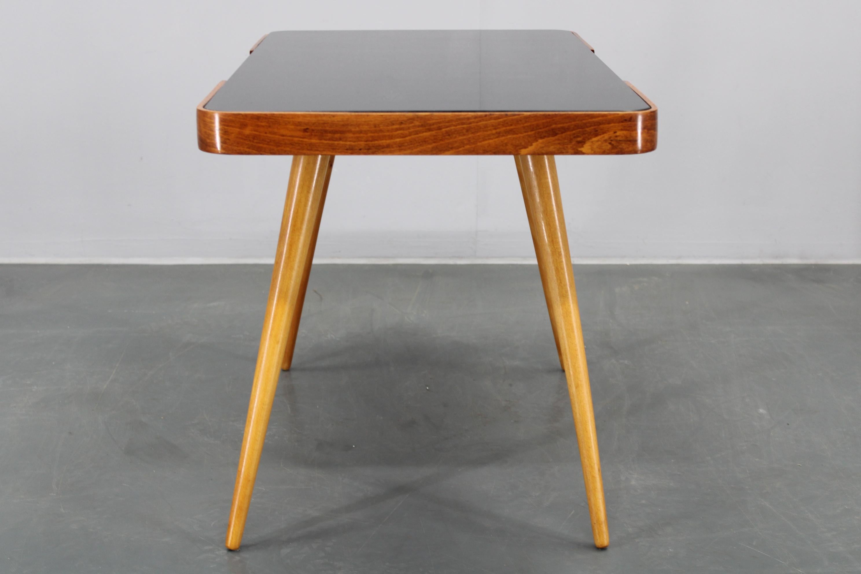 Table basse en hêtre des années 1960 avec plateau en verre opaxy, Tchécoslovaquie en vente 7