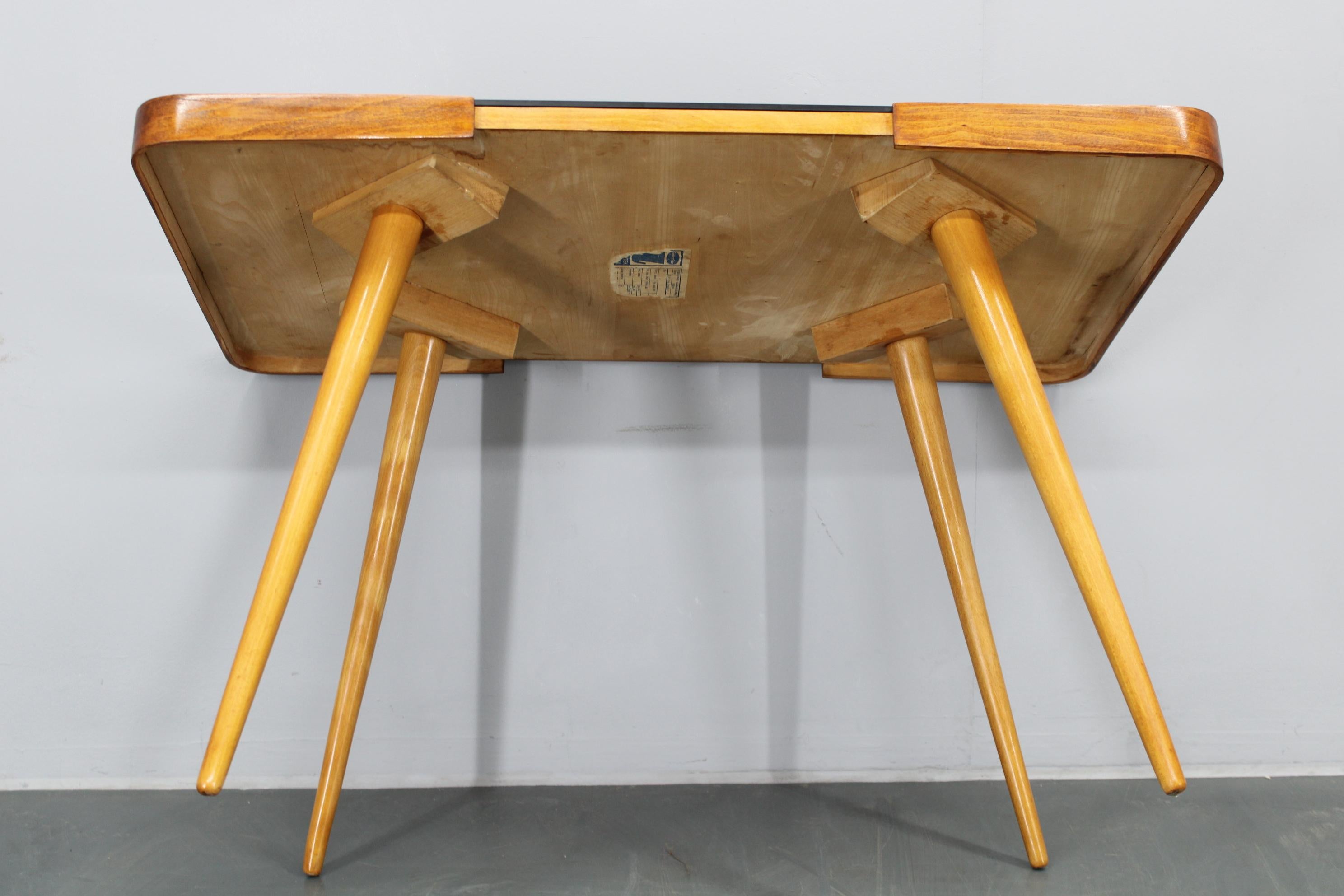 Table basse en hêtre des années 1960 avec plateau en verre opaxy, Tchécoslovaquie en vente 8