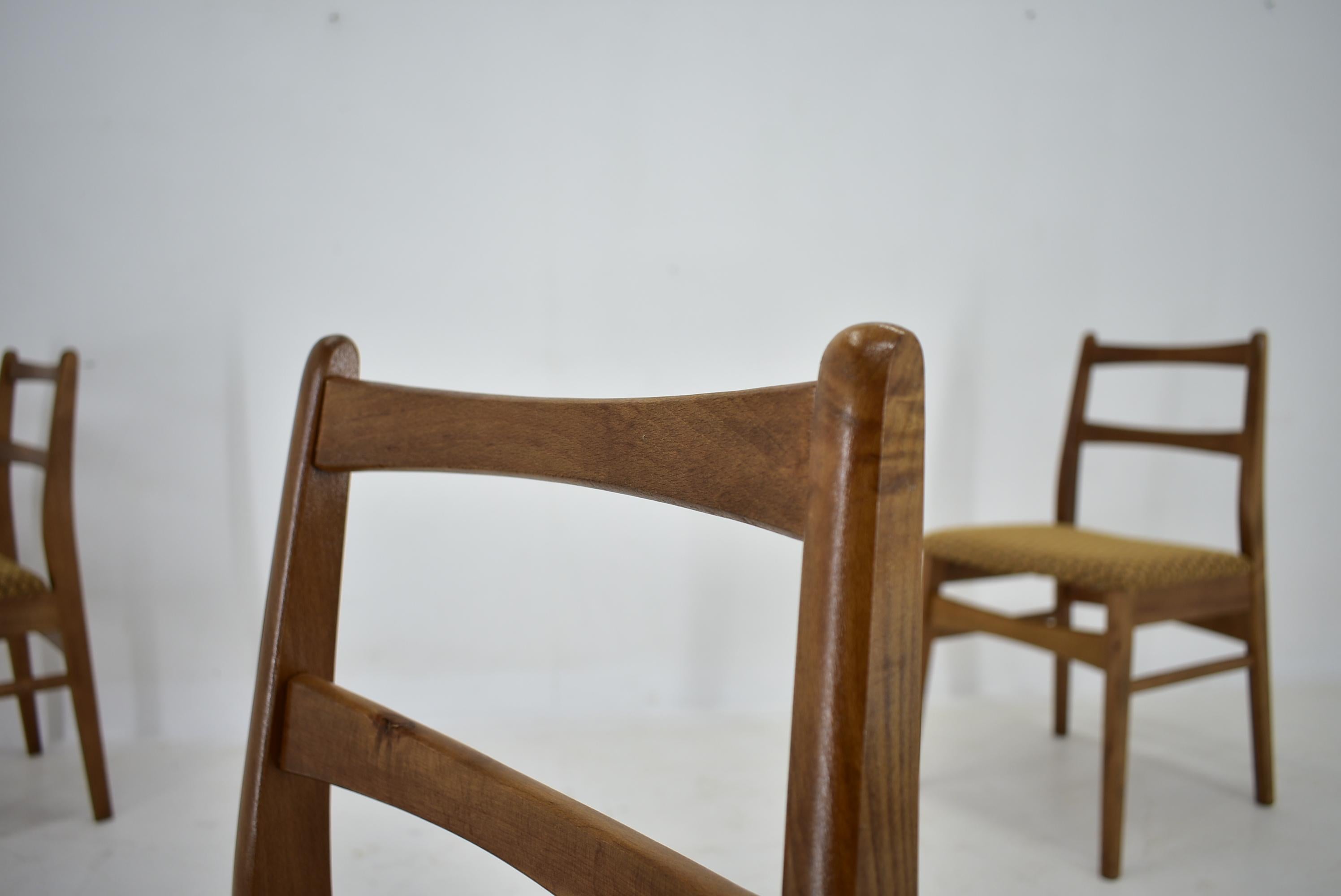 Mid-Century Modern 1960s Beech Dining Chairs, Czechoslovakia For Sale