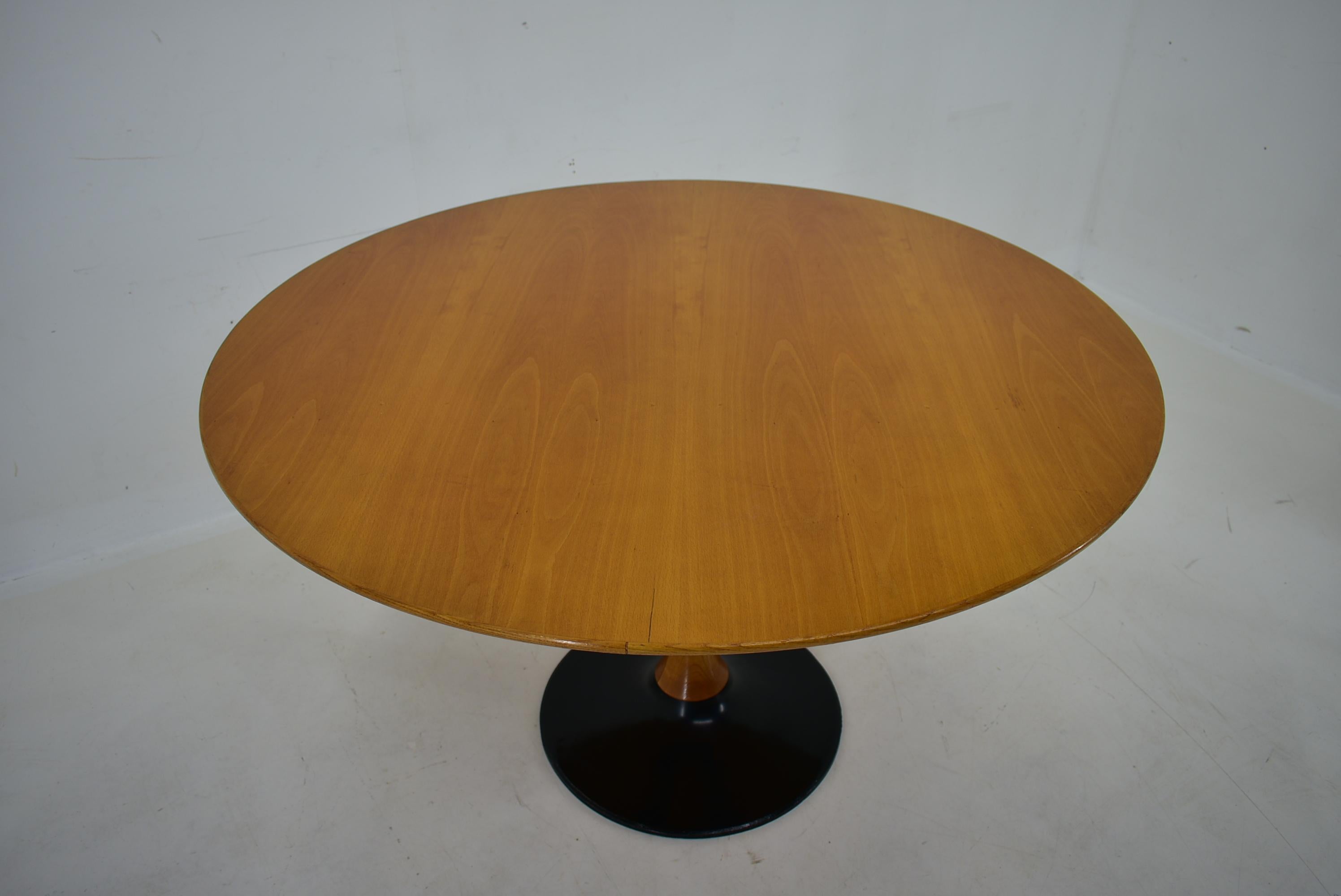 Mid-20th Century 1960s Beech Round Dining Table, Czechoslovakia For Sale