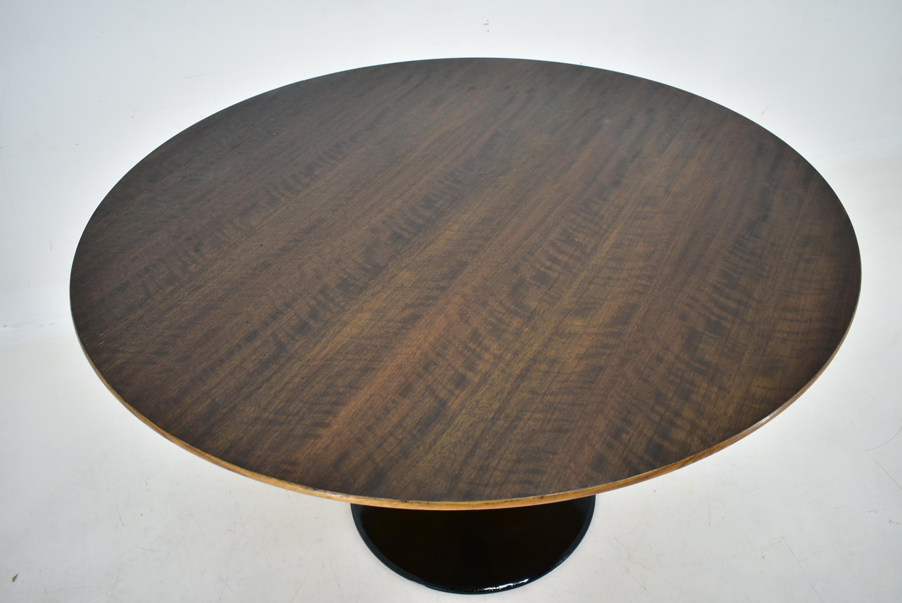1960s Beech Round Dining Table, Czechoslovakia For Sale 2