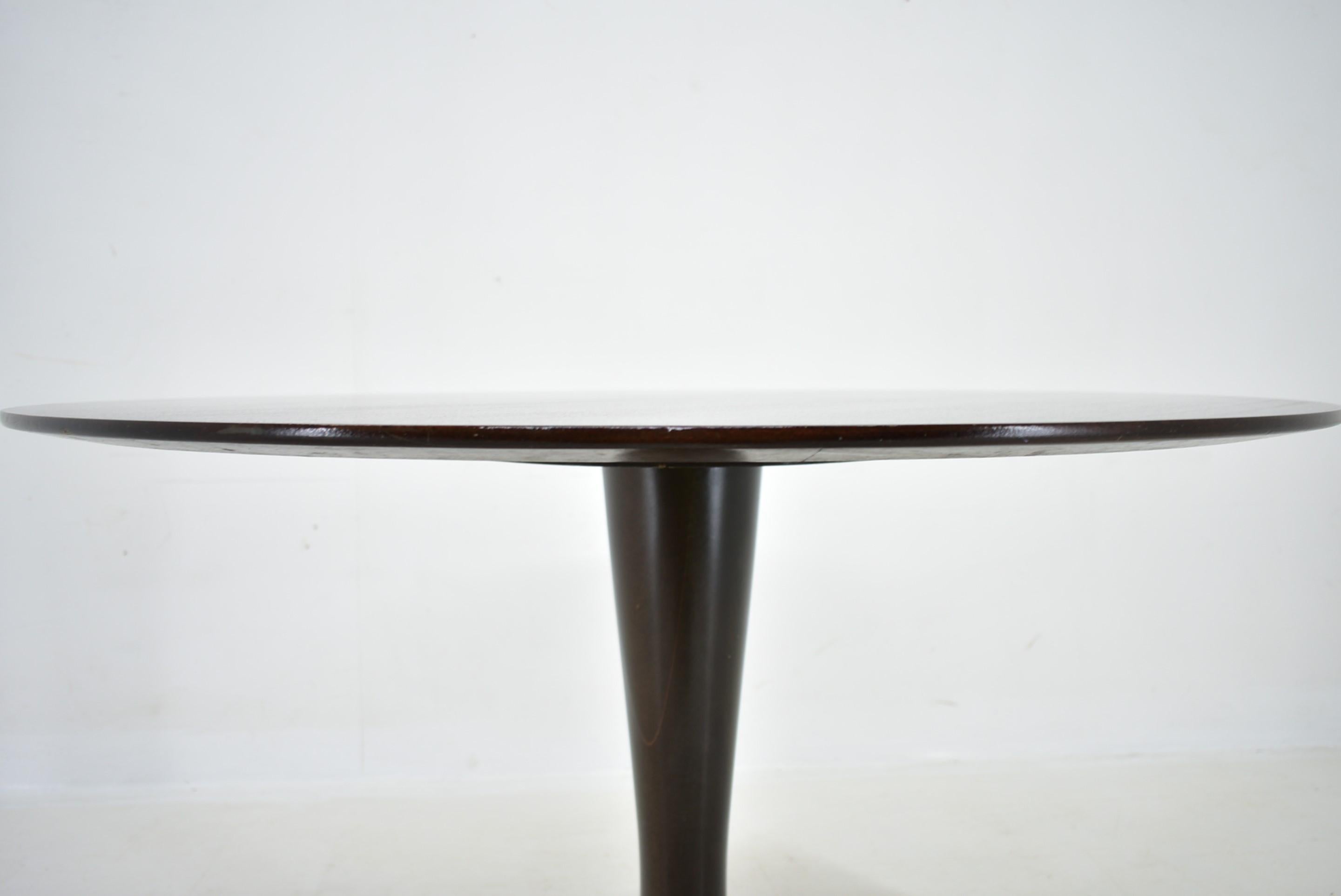 1960s Beech Round Dining Table, Czechoslovakia For Sale 2