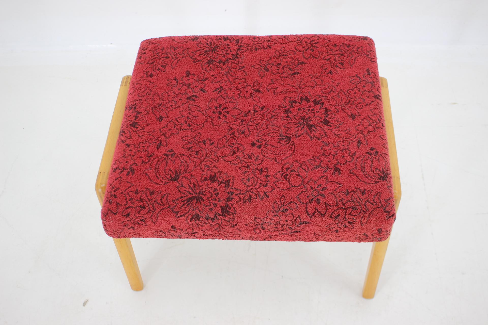 1960s Beech Stool, Czechoslovakia In Good Condition For Sale In Praha, CZ