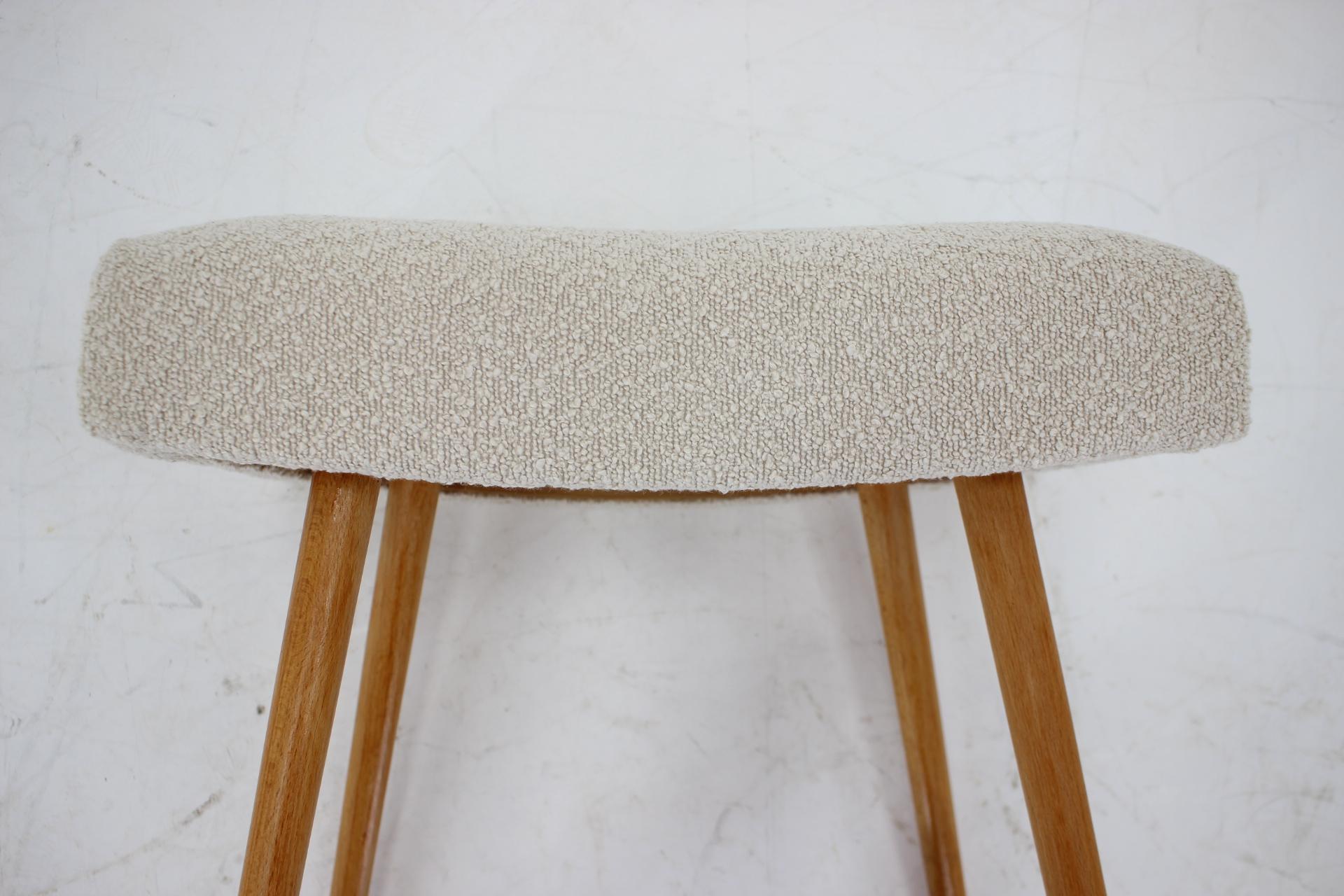 1960s Beech Stool in Boucle Fabric, Czechoslovakia In Good Condition In Praha, CZ