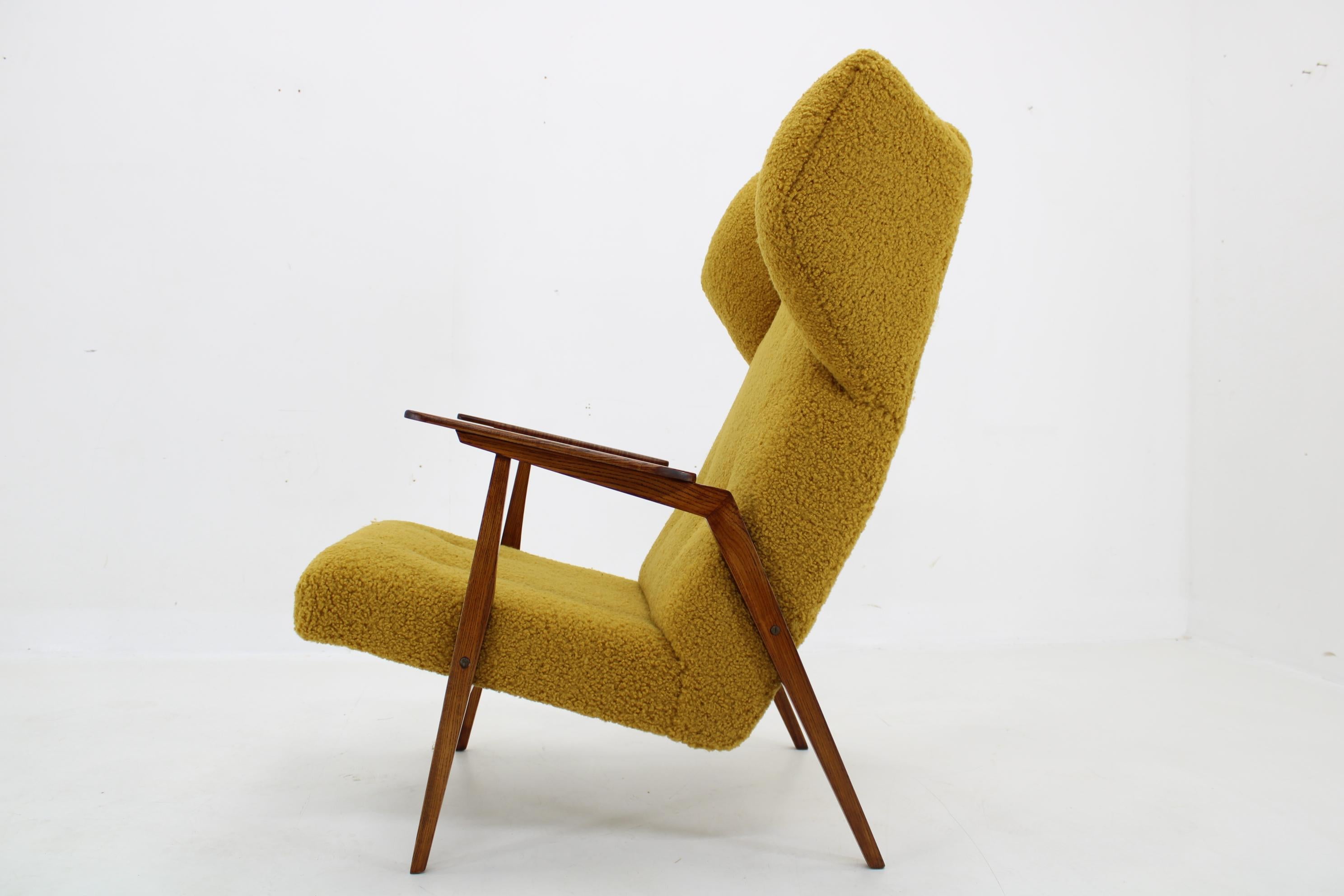 1960s Beech Wing Chair in Sheep Skin Fabric, Restored For Sale 4
