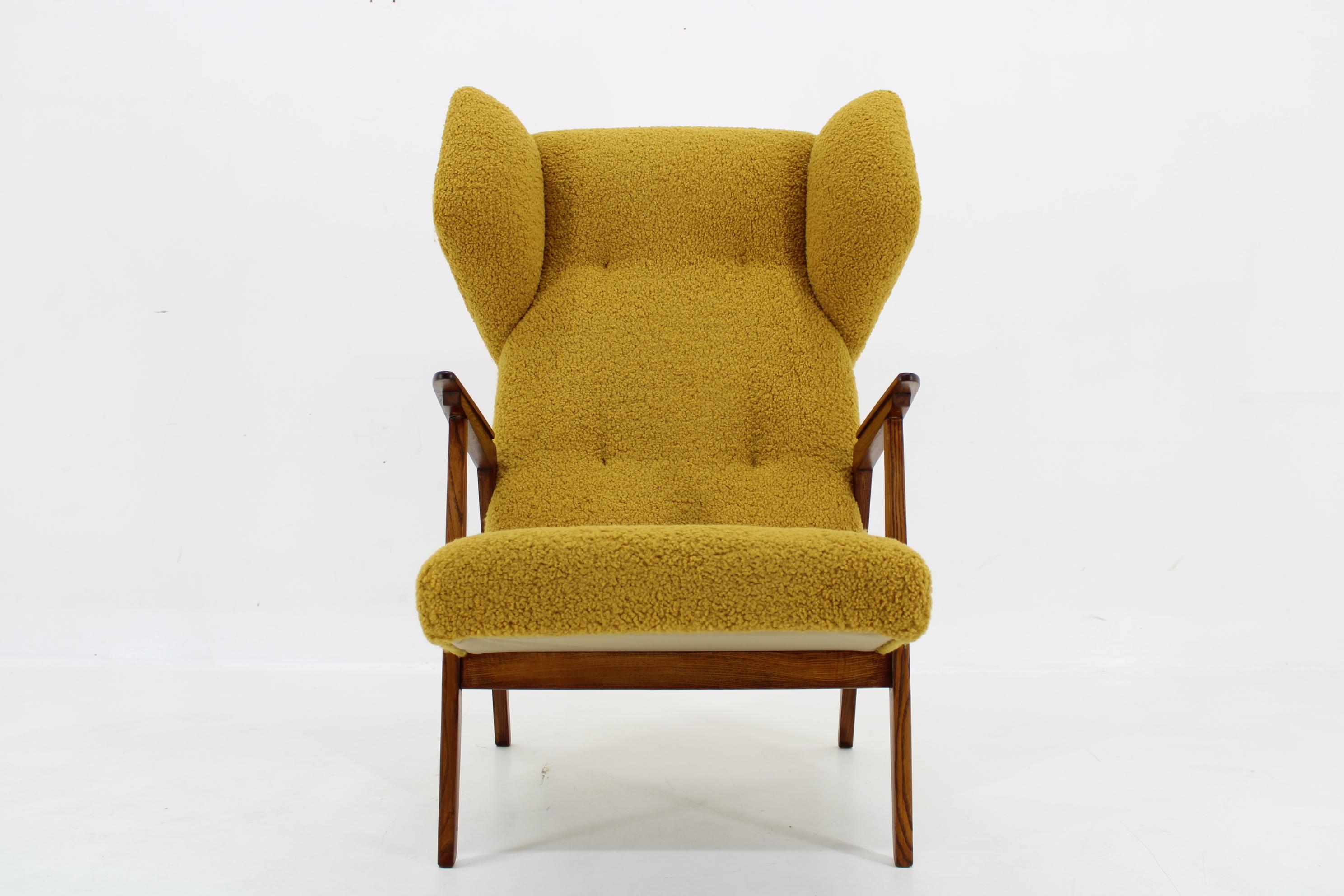 Mid-Century Modern 1960s Beech Wing Chair in Sheep Skin Fabric, Restored For Sale
