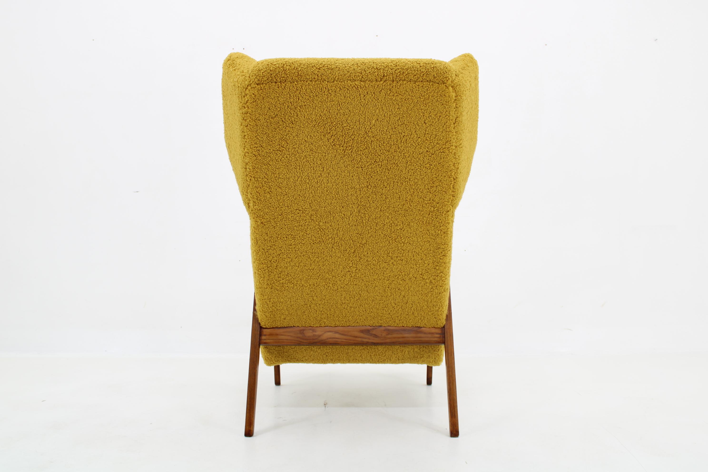 1960s Beech Wing Chair in Sheep Skin Fabric, Restored For Sale 2