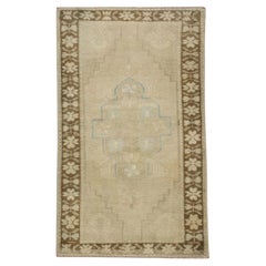 1960s Beige 
Brown Vintage Turkish Rug 2
6" x 4
1"