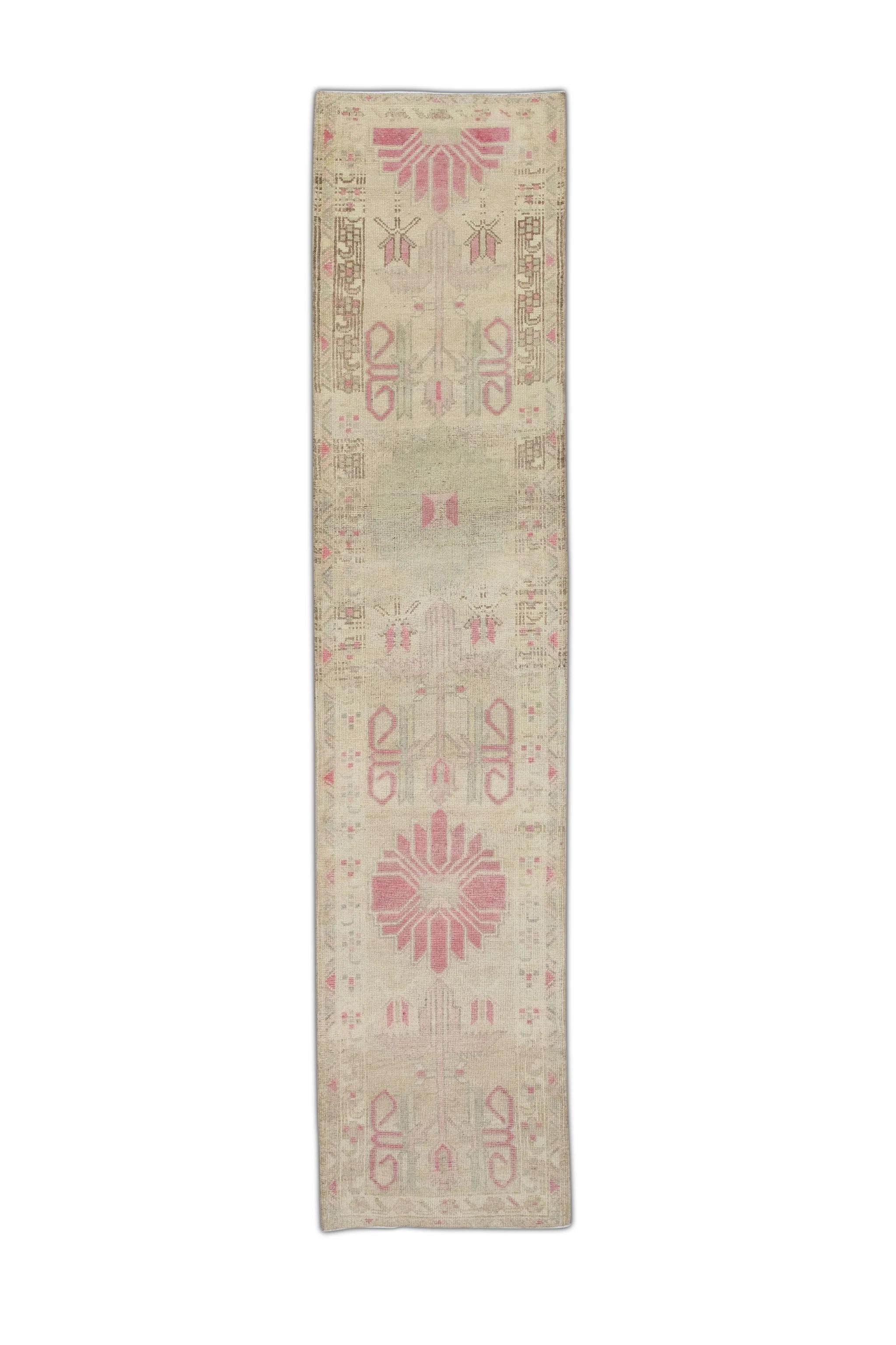 Tapis de couloir turc vintage beige et rose des années 1960, 2'10