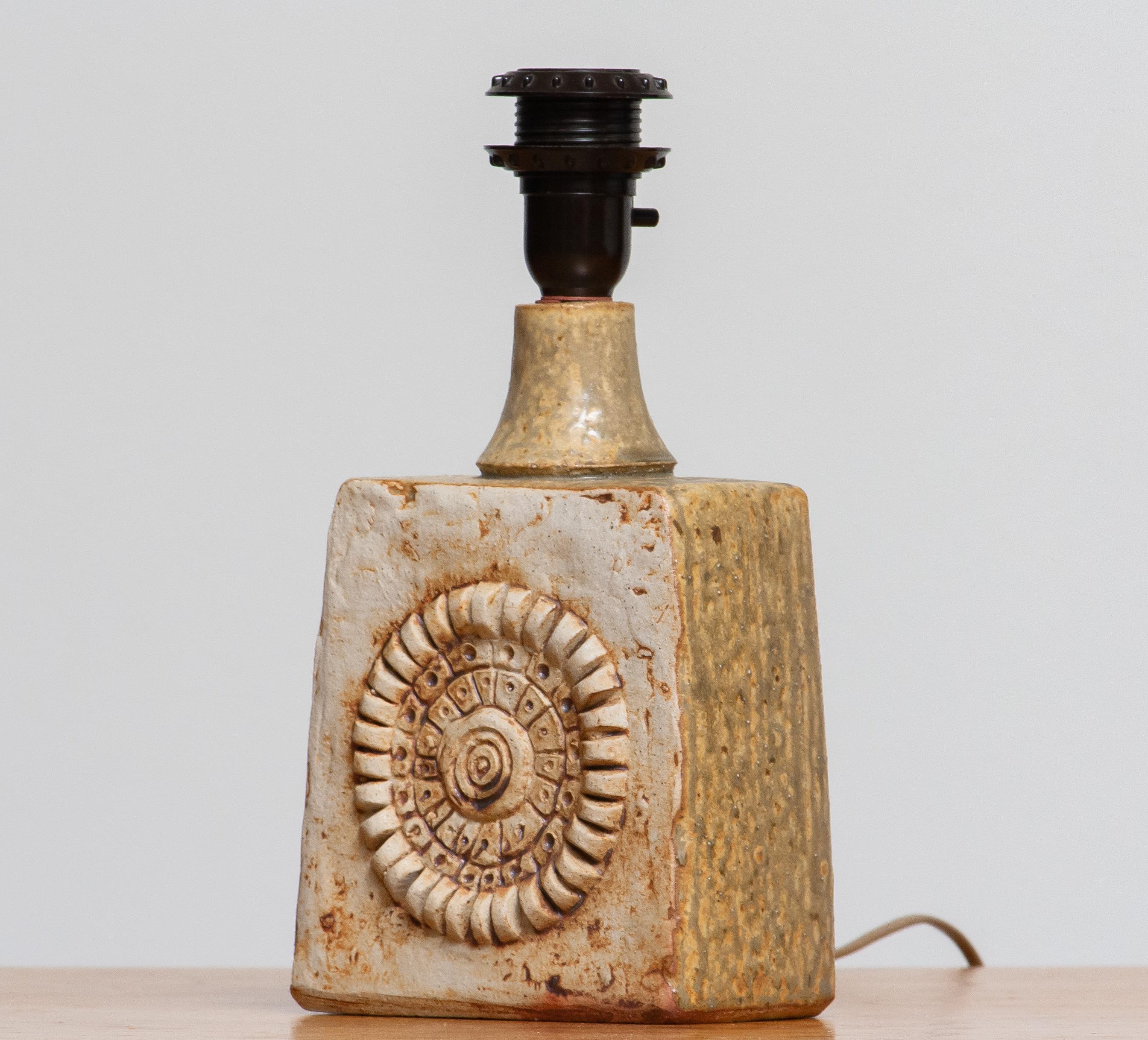 1960s, Beige Vintage Terracotta Pottery Table Lamp by Bernard Rooke, England In Excellent Condition In Silvolde, Gelderland