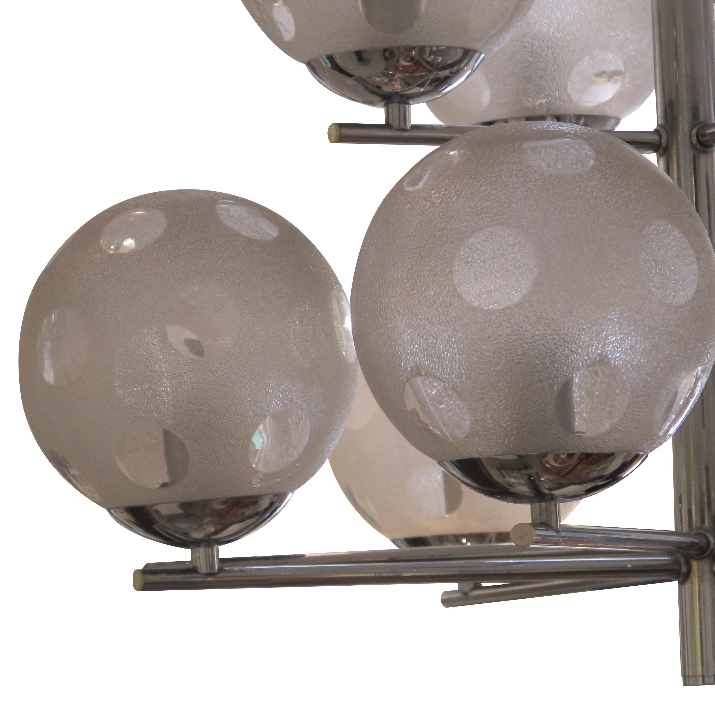 Lámpara belga geométrica de cromo y cristal esmerilado de los años 60 Vidrio en venta