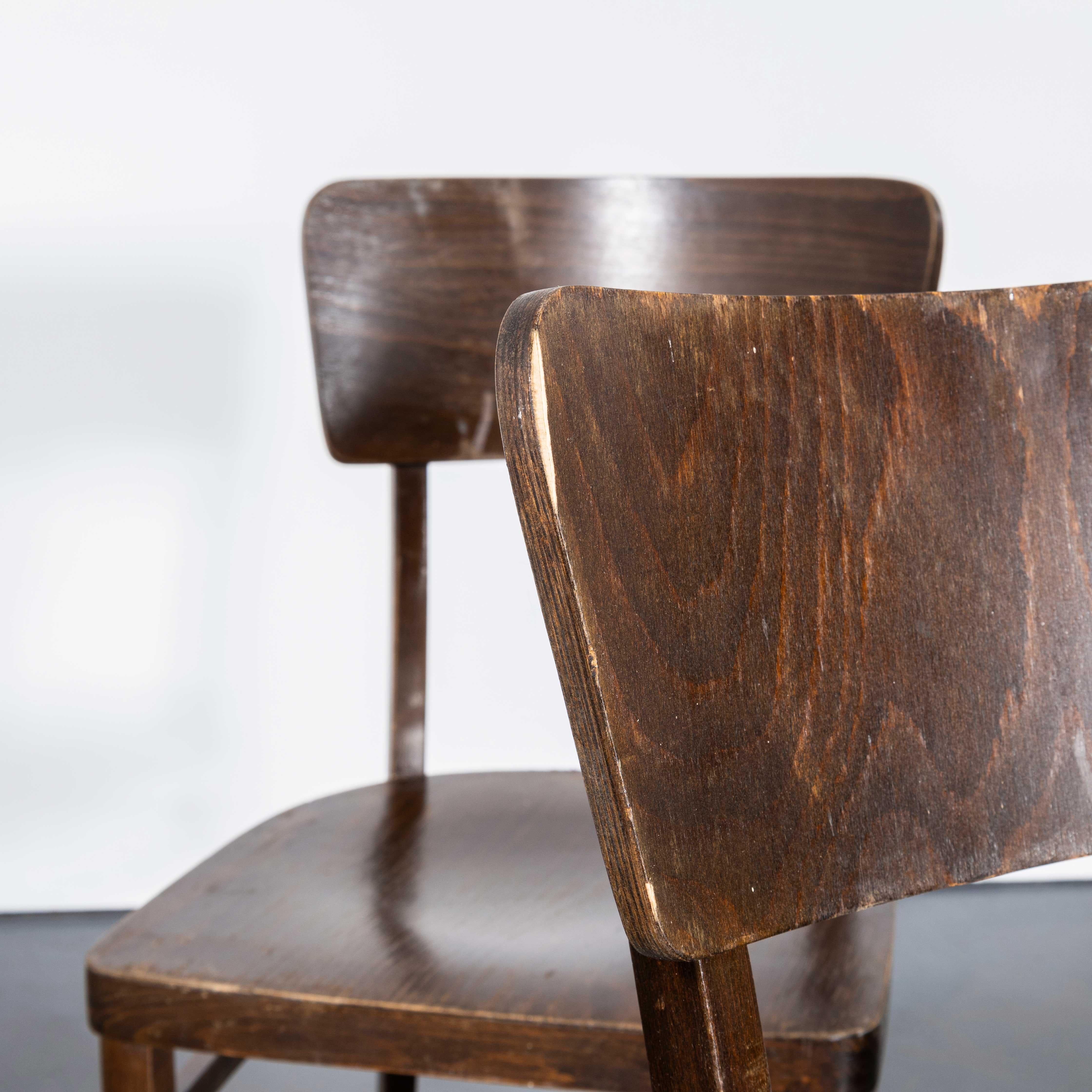 Legno curvato Sedie da pranzo con cornice semplice Debrecen in legno di Bentwood degli anni '60 - Set di quattro sedie in vendita