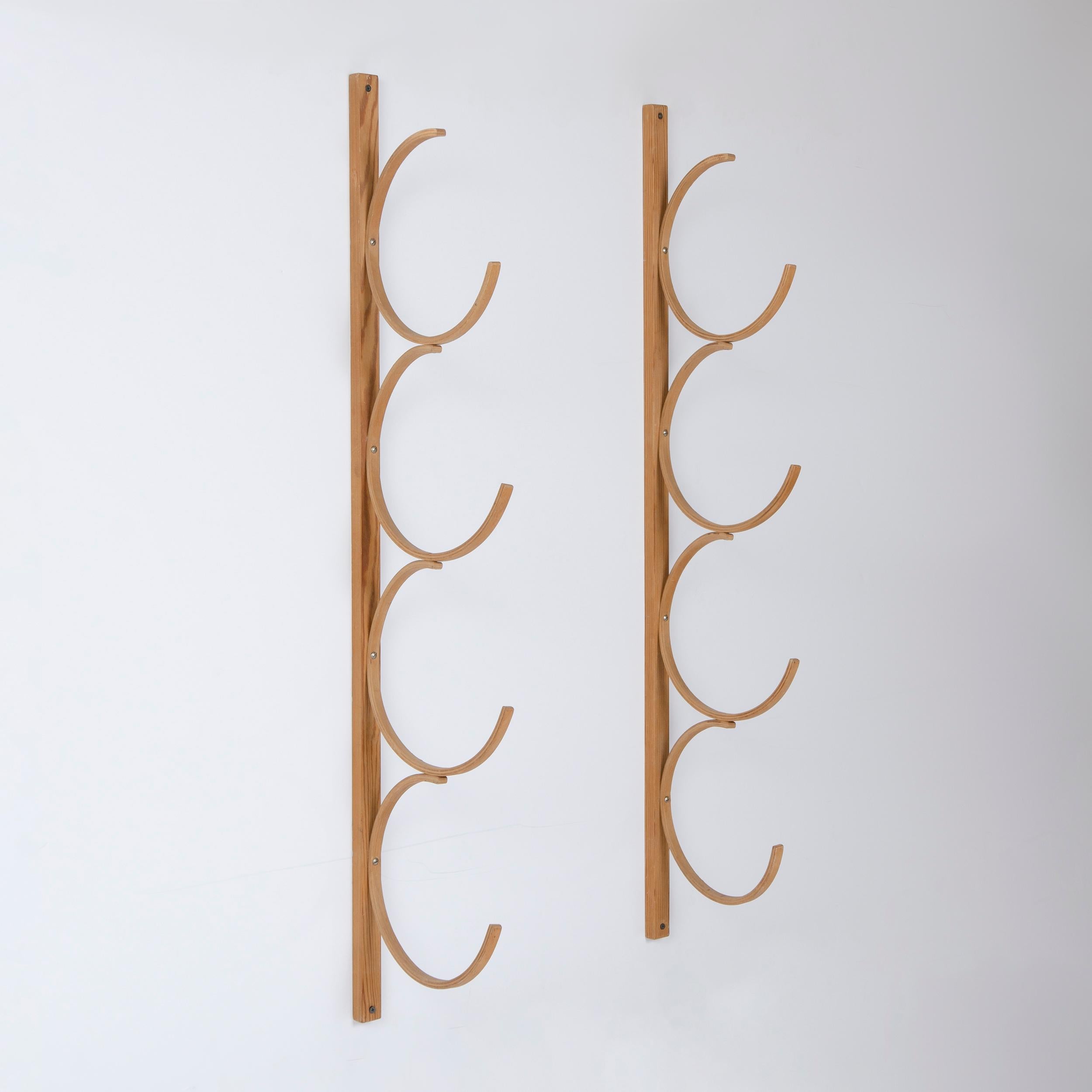 An uncommon birch bentwood drawing rack with four pairs of hooks.