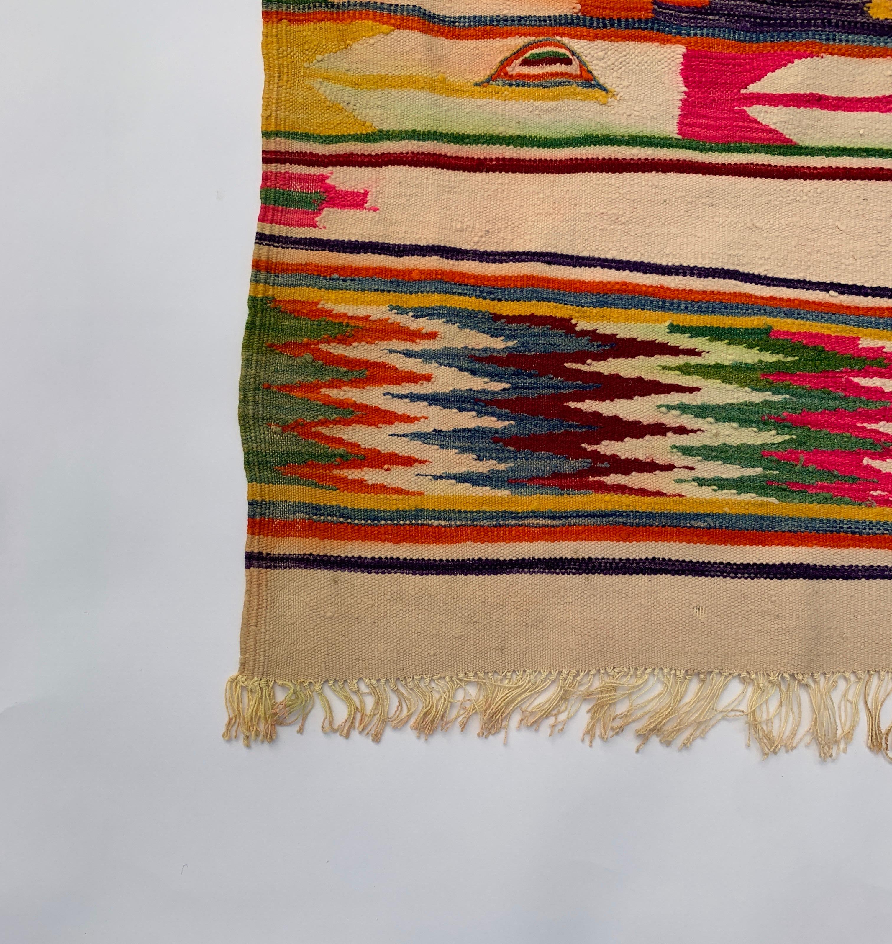 1960er Jahre Berber Handgefertigter algerischer geometrischer Wollteppich Throw 200x218cm  (Handgewebt) im Angebot