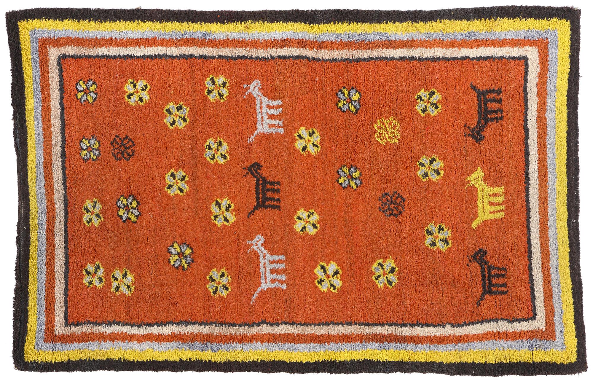 1960's Berber Tikdift Zanagah Moroccan Carpet with Modern Style For Sale 4