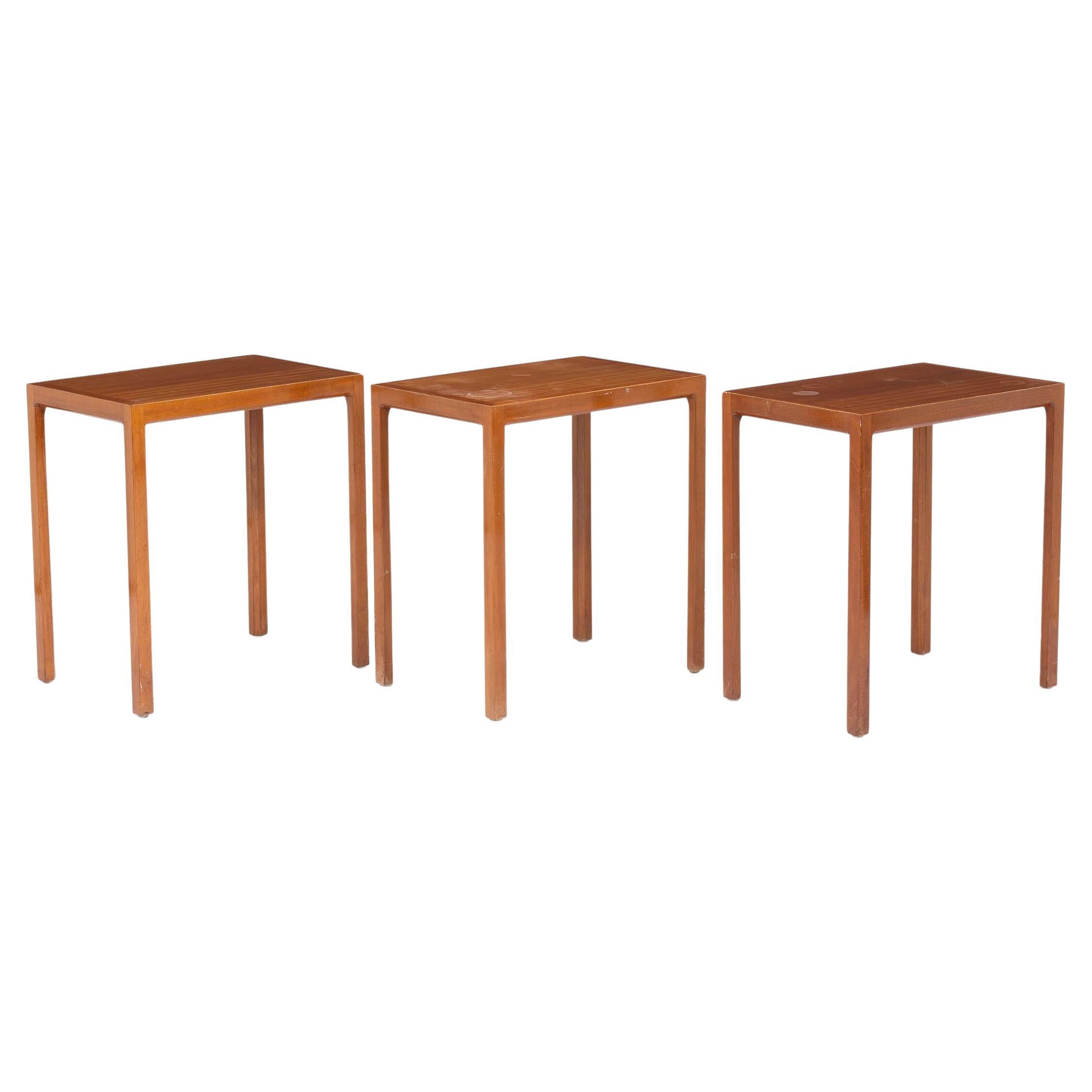 1960 Bernt Peterson, 3 grandes mesas auxiliares de madera dura, fabricadas por Rud Rasmussen en venta