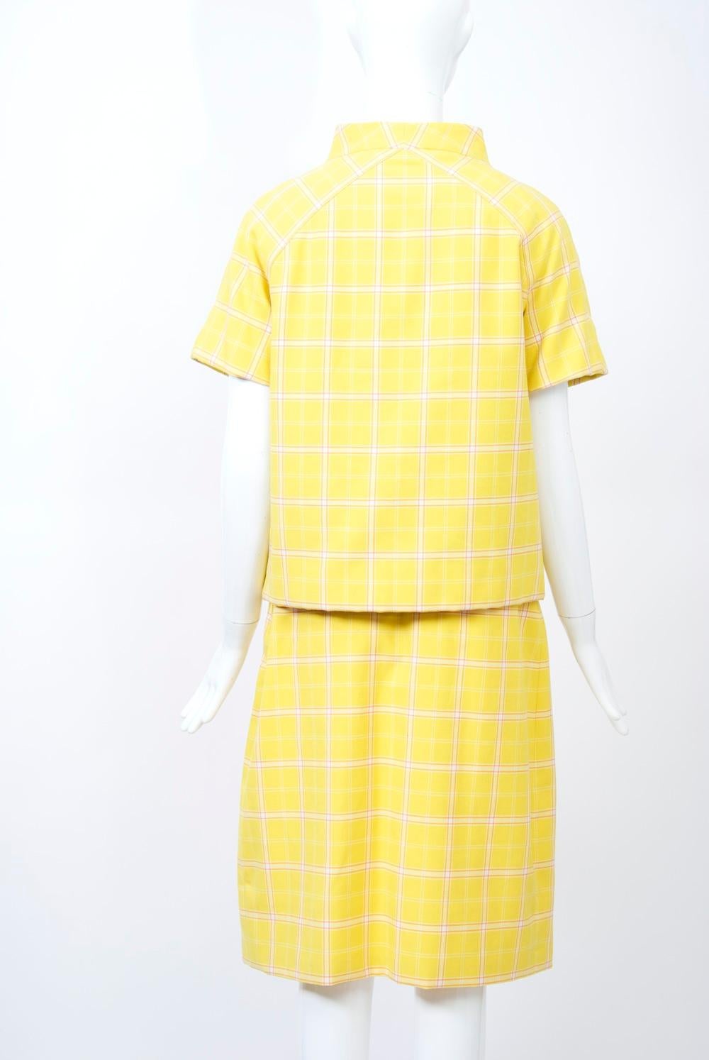 Costume trois pièces jaune Bill Blass des années 1960 avec coquille cachemire Pour femmes en vente