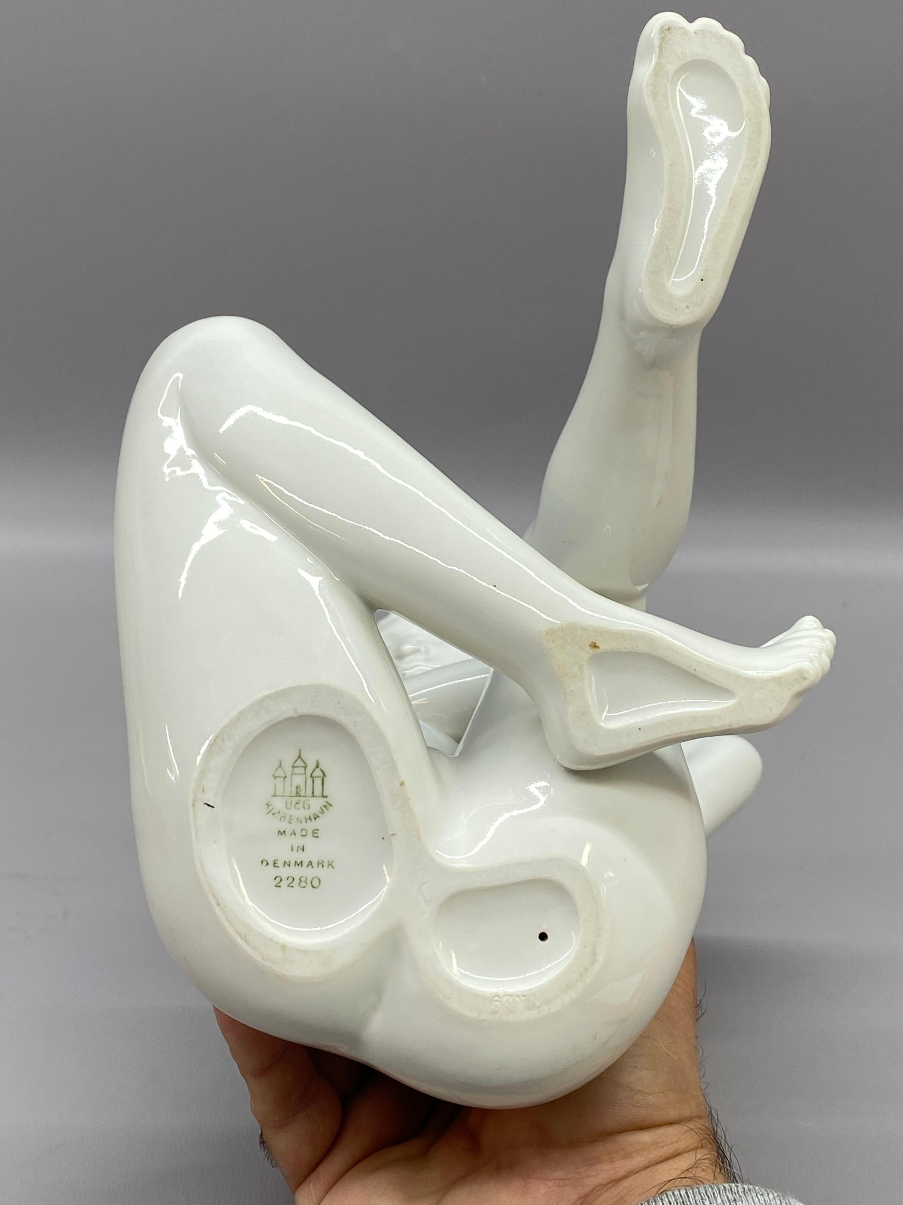 Ragazza della Groenlandia in porcellana bianca di Bing & Grondahl degli anni '60 in vendita 4