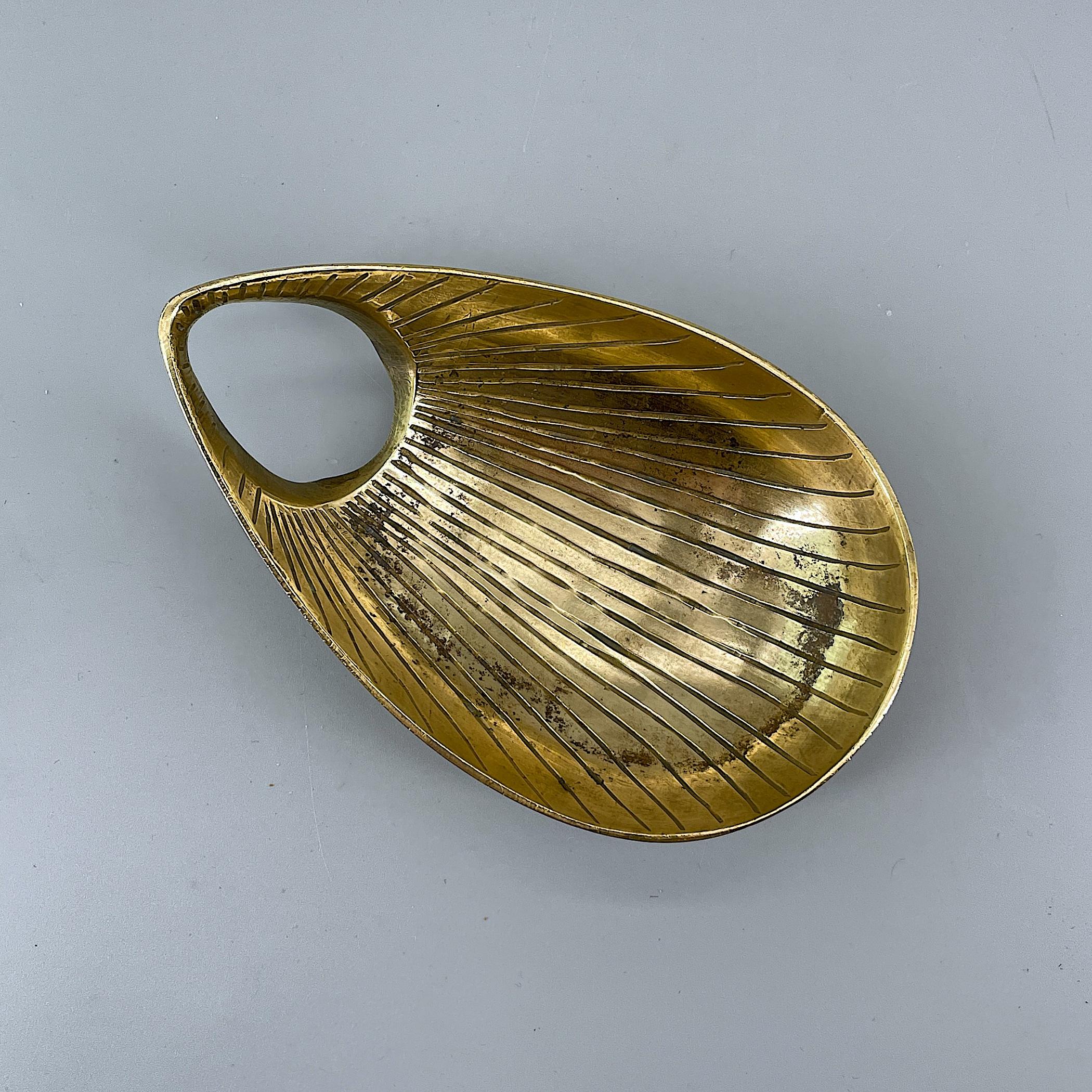 Indian 1960s, Biomorphic Sea Form Brass Table Dish For Sale
