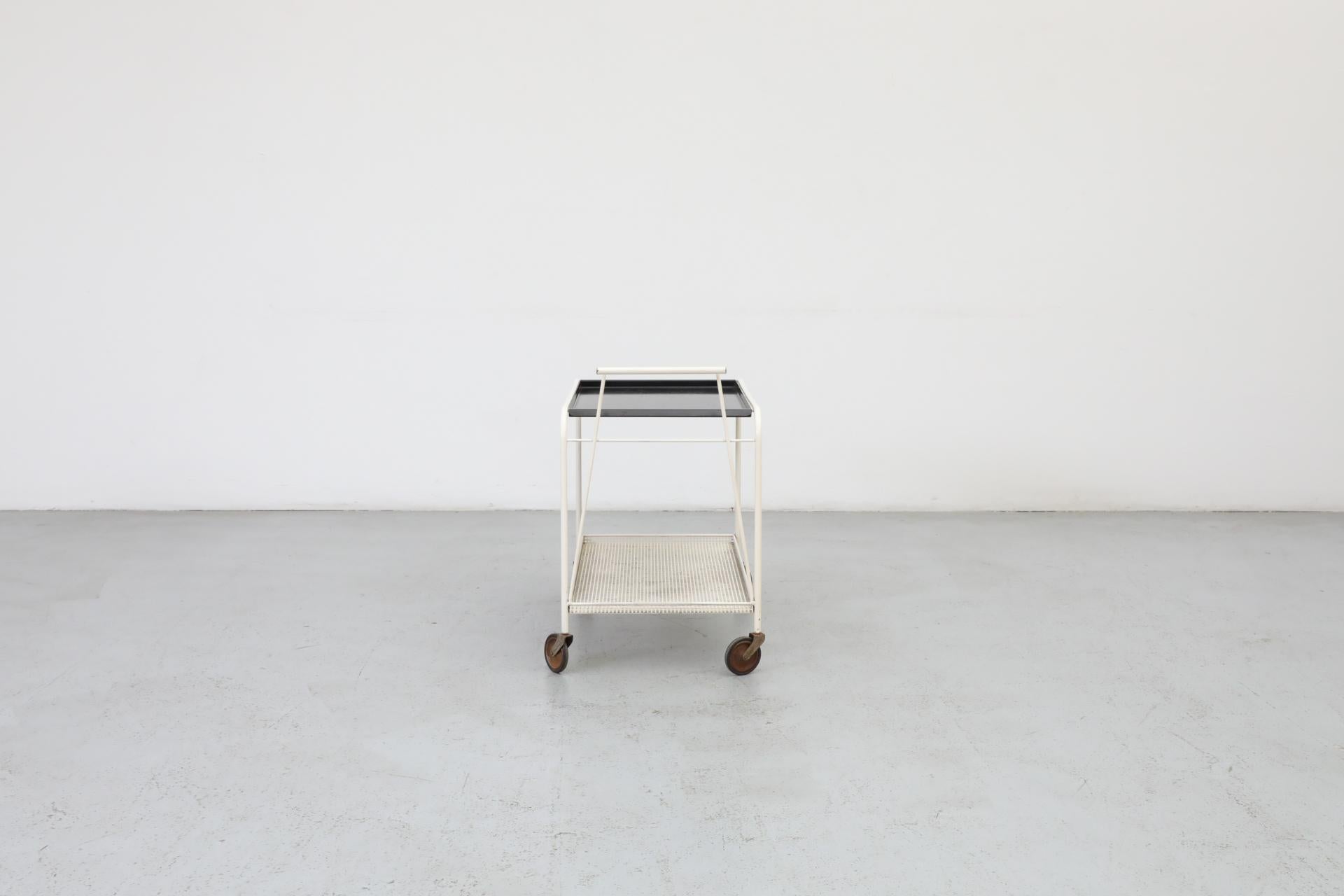 Carrito de bar de metal esmaltado en blanco y negro de los años 60, por F.H. Fiedeldij para Artimeta Esmaltado en venta