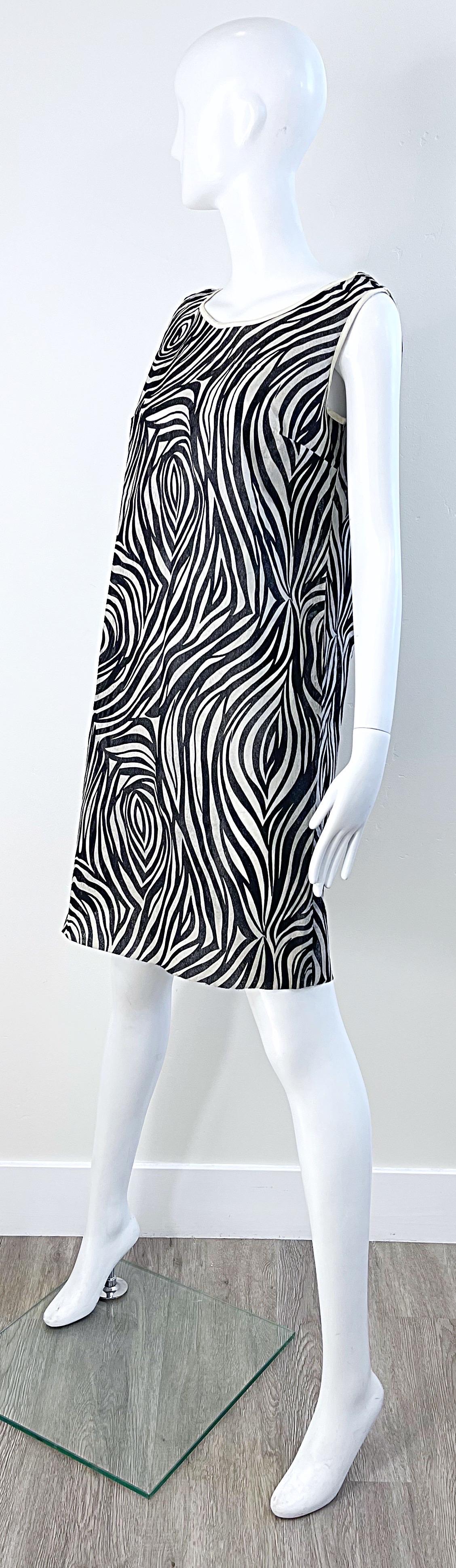 1960s Robe droite en papier noir et blanc imprimé zèbre psychédélique Mod Vintage 60s Pour femmes en vente