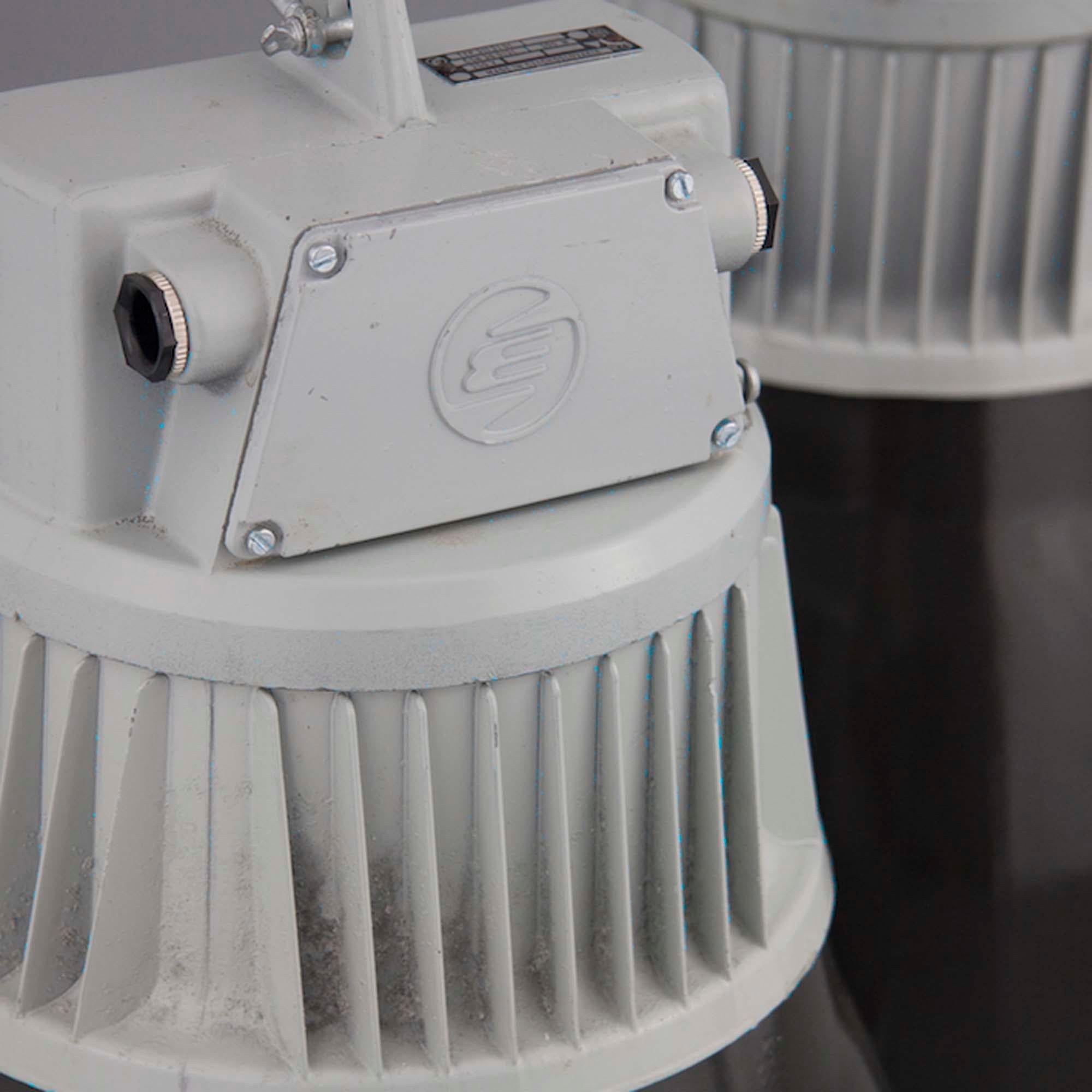 Metà XX secolo Lampada a sospensione Black Enamel Factory degli anni '60 di Elektrosvit in vendita