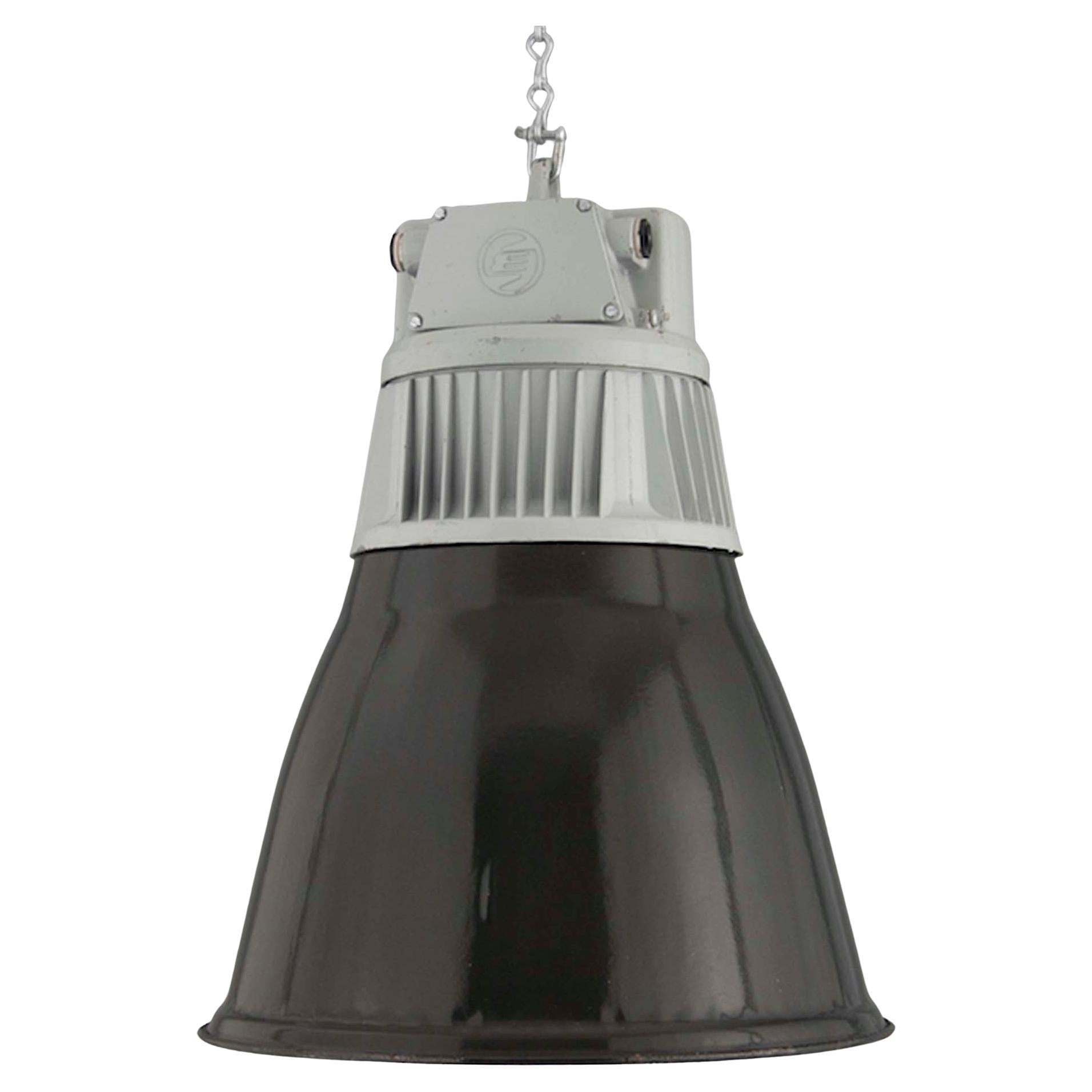 Lampada a sospensione Black Enamel Factory degli anni 
60 di Elektrosvit in vendita