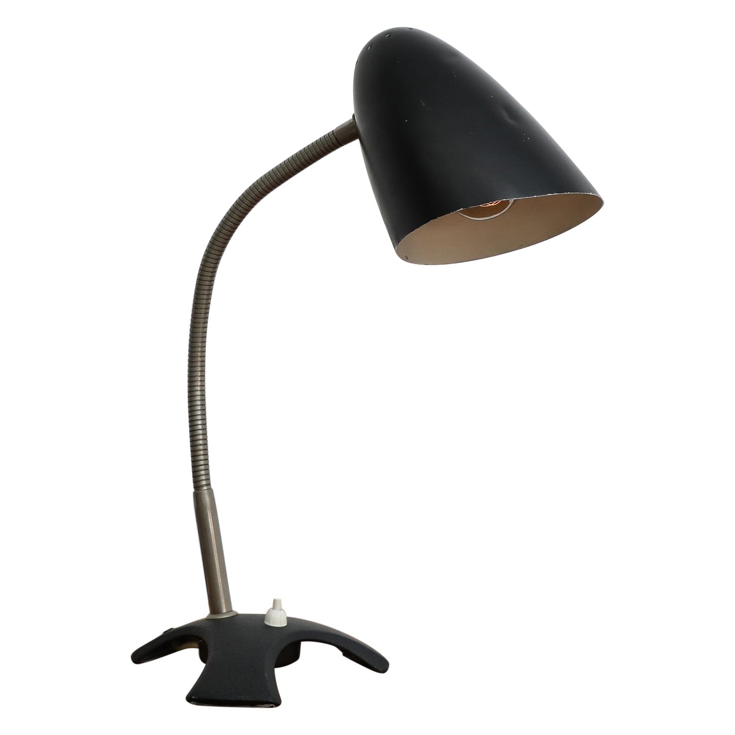 Lámpara de escritorio de cuello de cisne esmaltada en negro estilo Bauhaus de los años 60